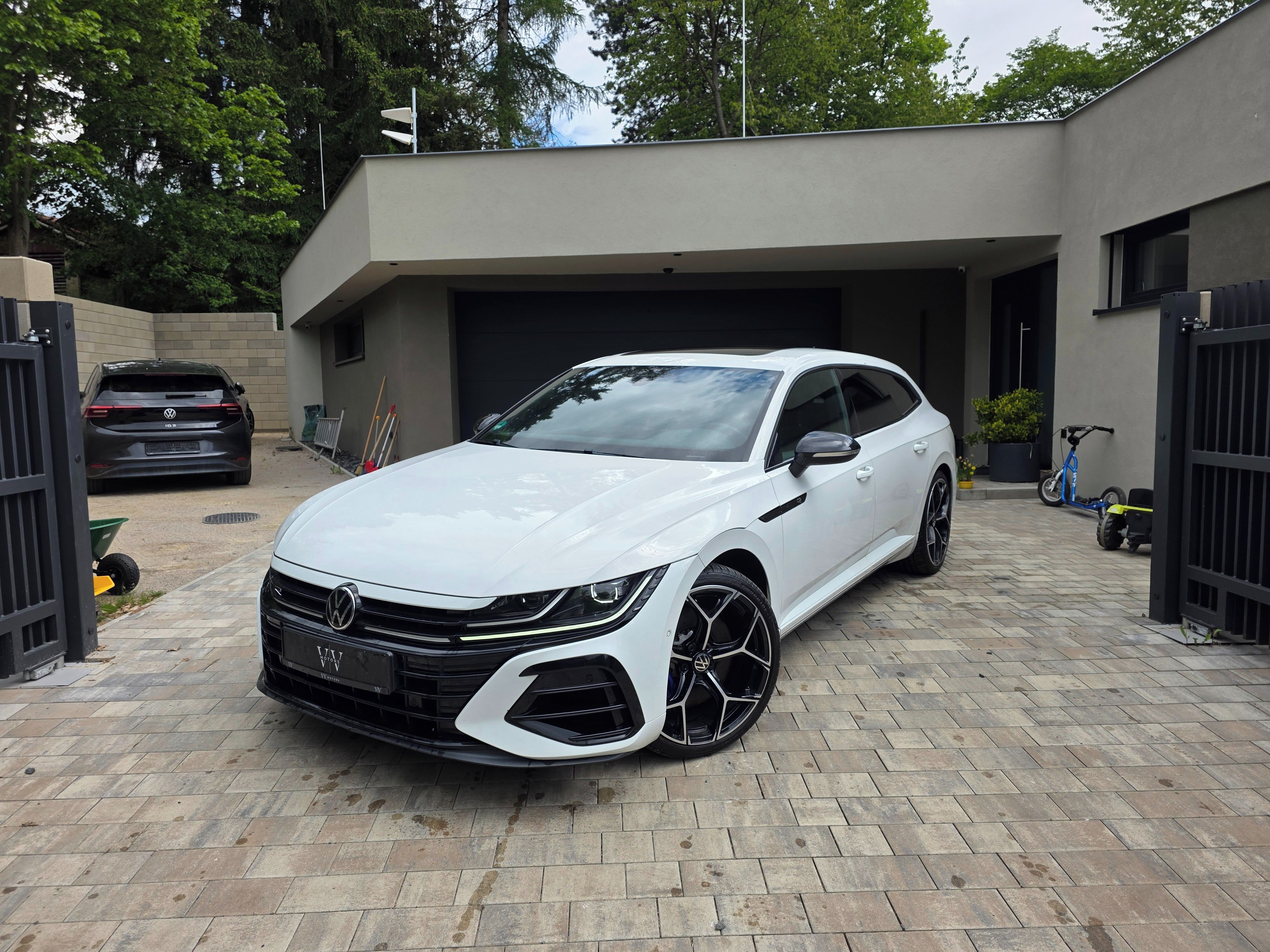 Volkswagen Arteon Shooting Brake, 2.0 TSI R 4Motion, Tažné