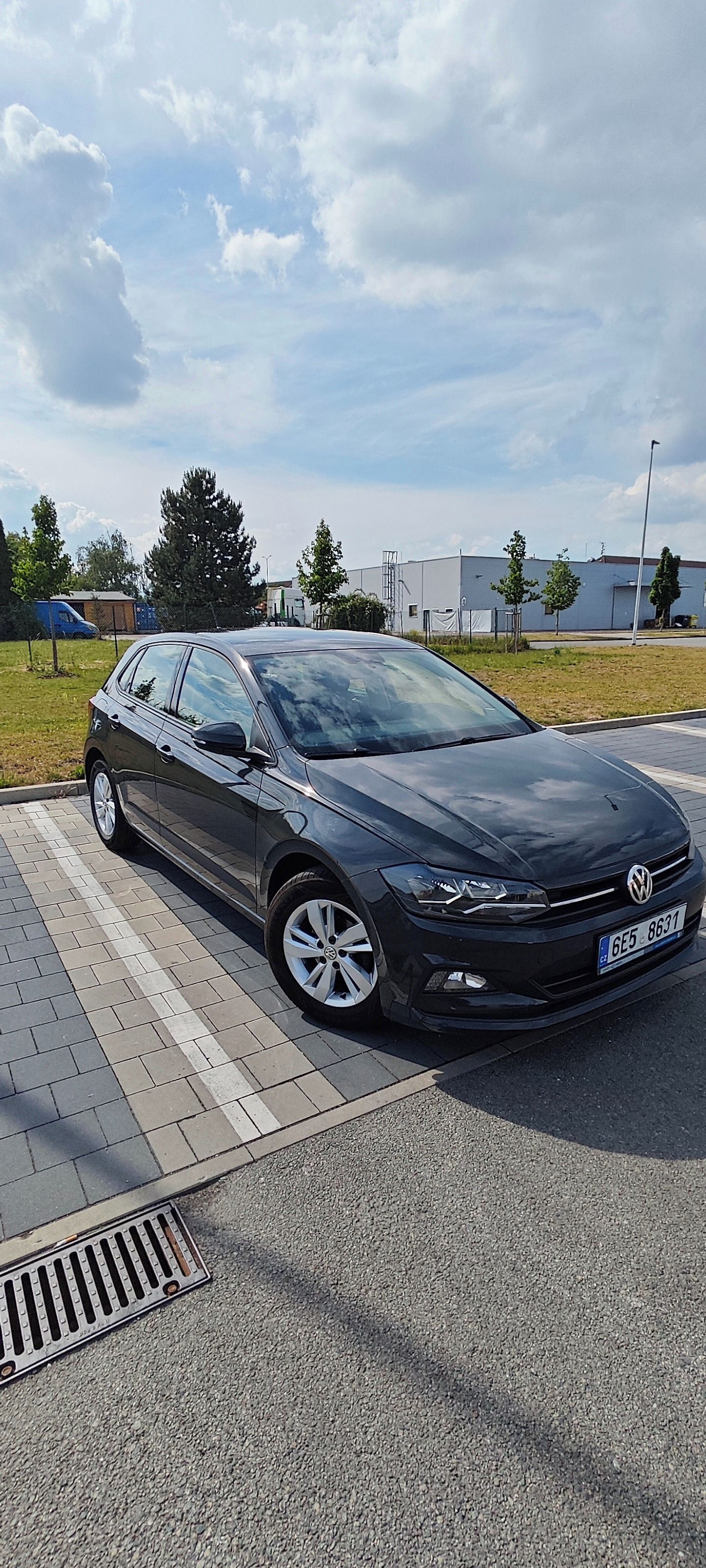 Volkswagen Polo, Volkswagen Polo VI 1.0 TSI - fotka 2