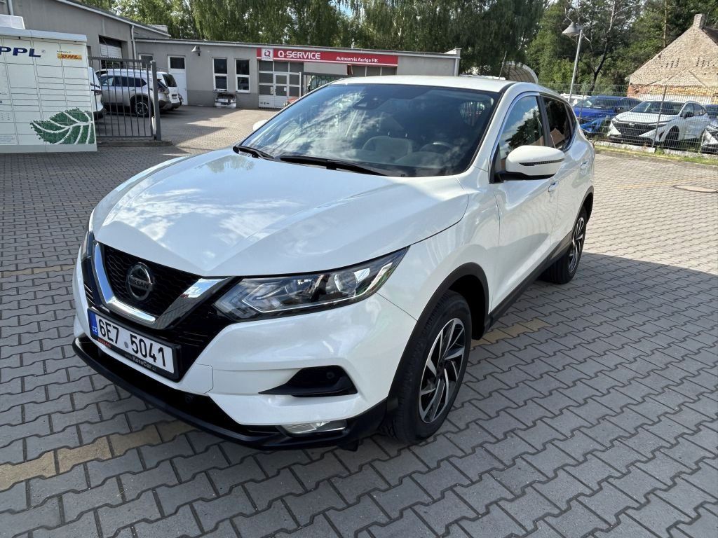 Nissan Qashqai, 1.3DIG-T 140k CzechLi 1.Maj ČR - fotka 2