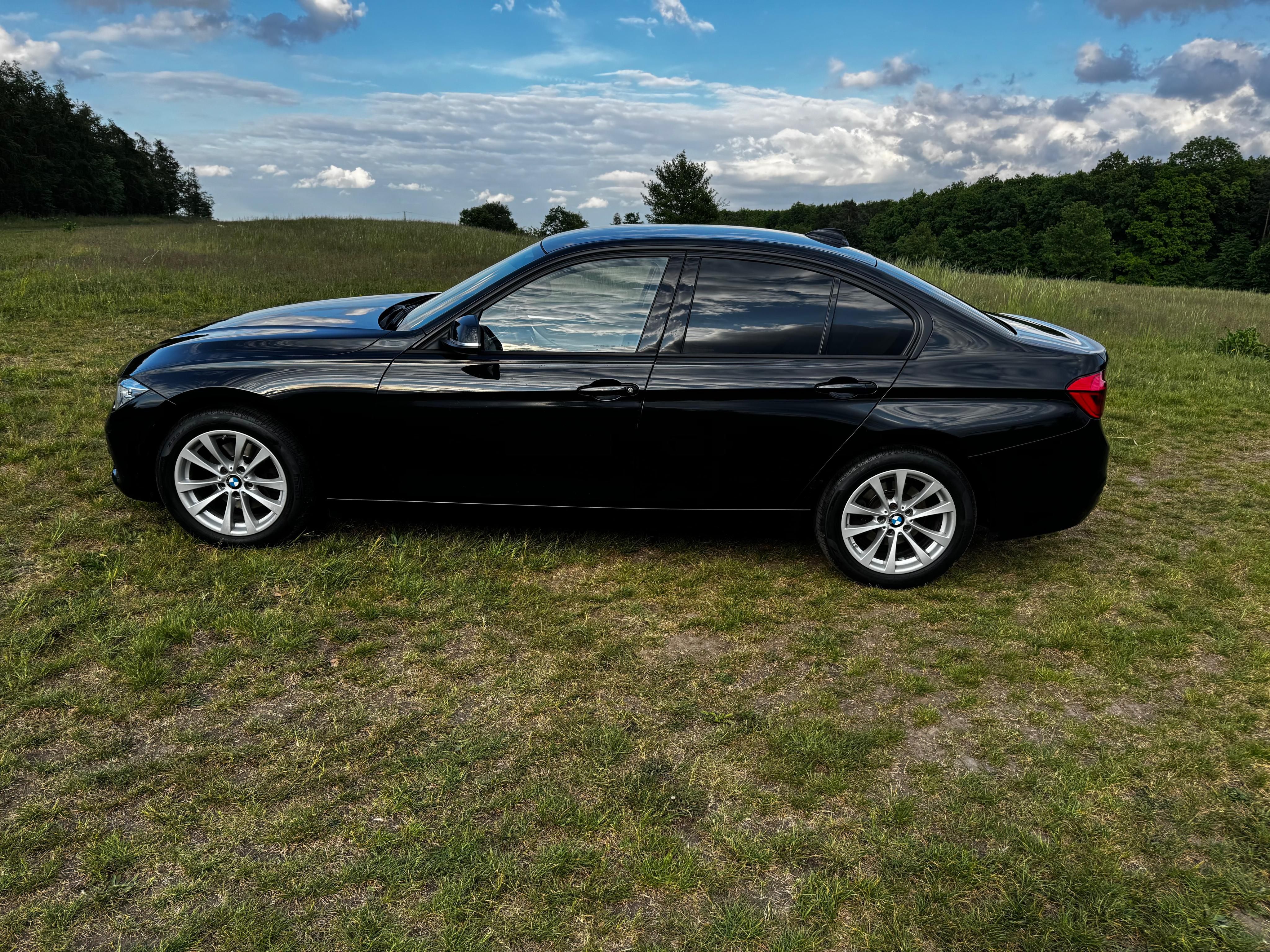 BMW Řada 3, 320D xDrive LCI SportLine - fotka 4