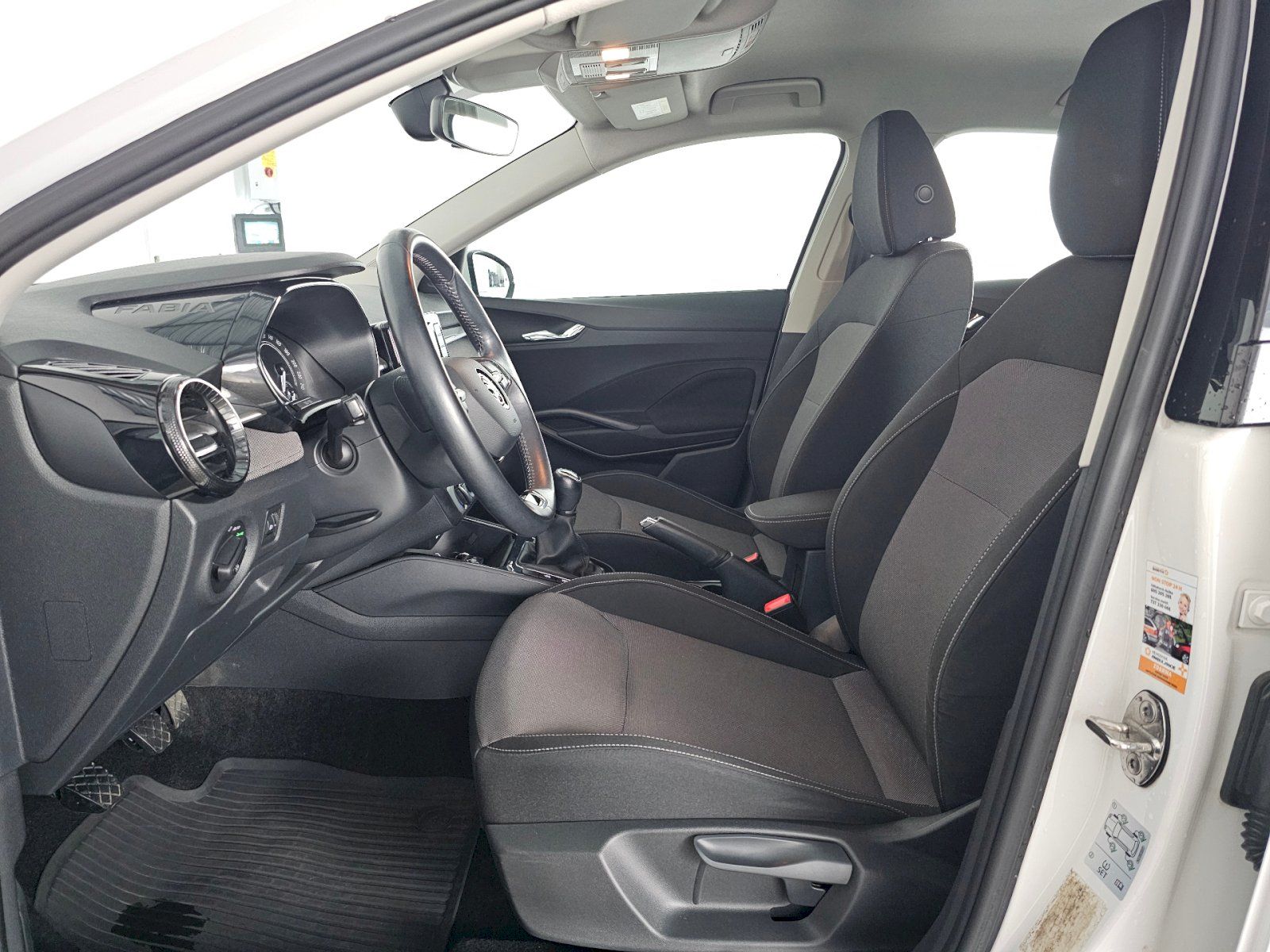 Škoda Fabia, Fabia 1,0TSI 70 kW Ambition Pl - fotka 6
