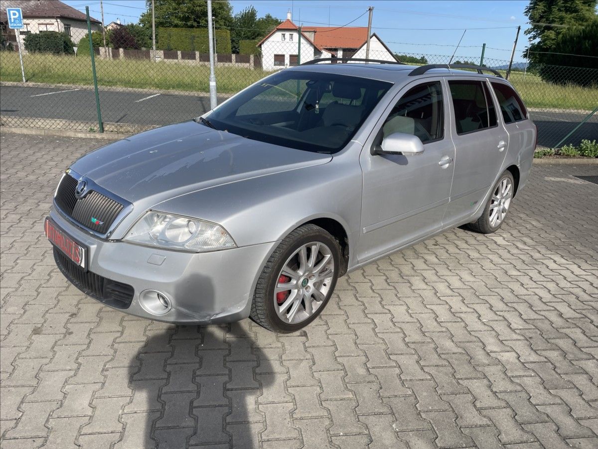 Škoda Octavia, 2,0 TDI RS 125 kW XENONY STK 4 - fotka 3