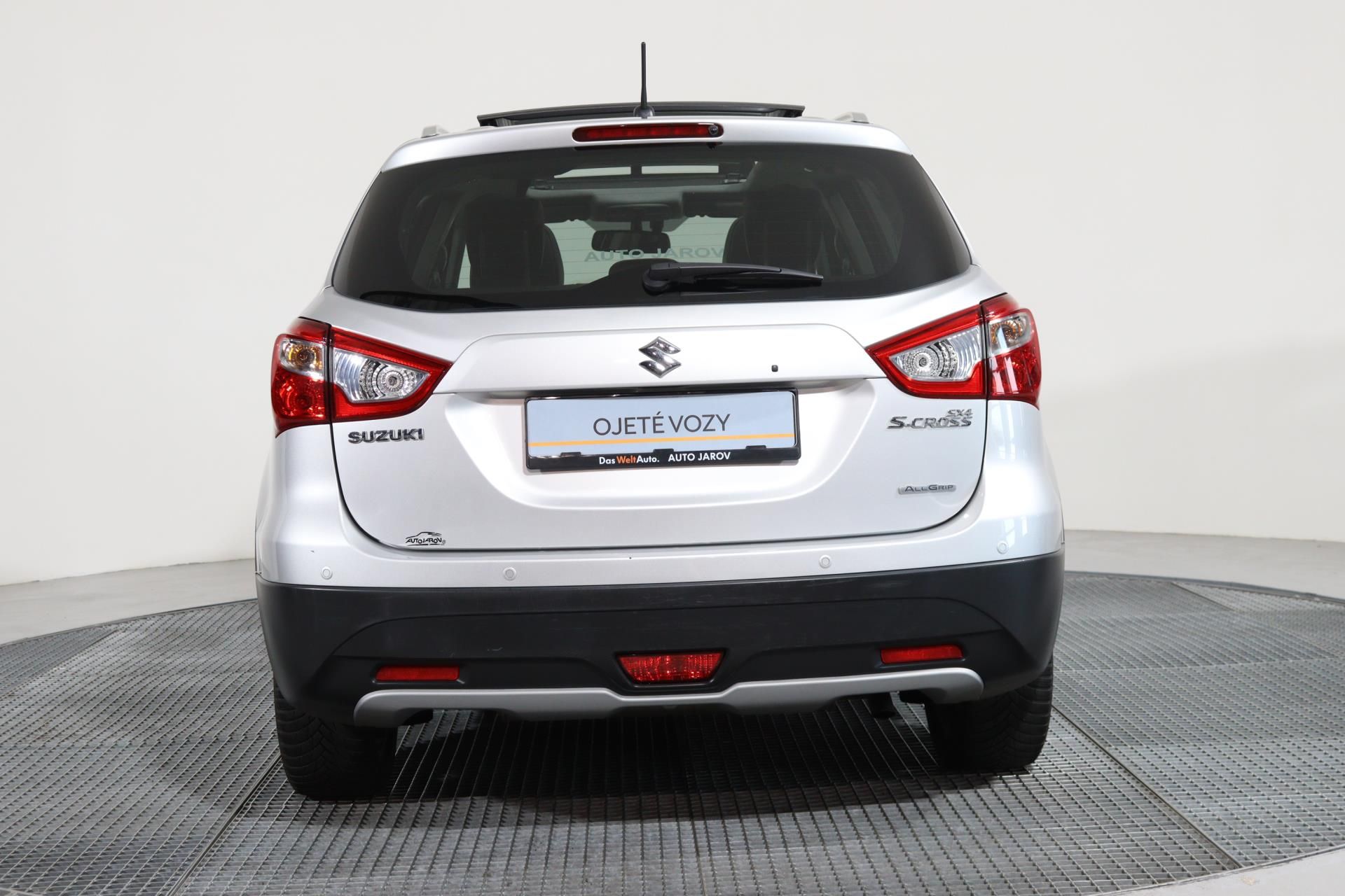 Suzuki SX4 S-Cross, 1,6i 88 kW 4x4/ STŘEŠNÍ OKNO, - fotka 6
