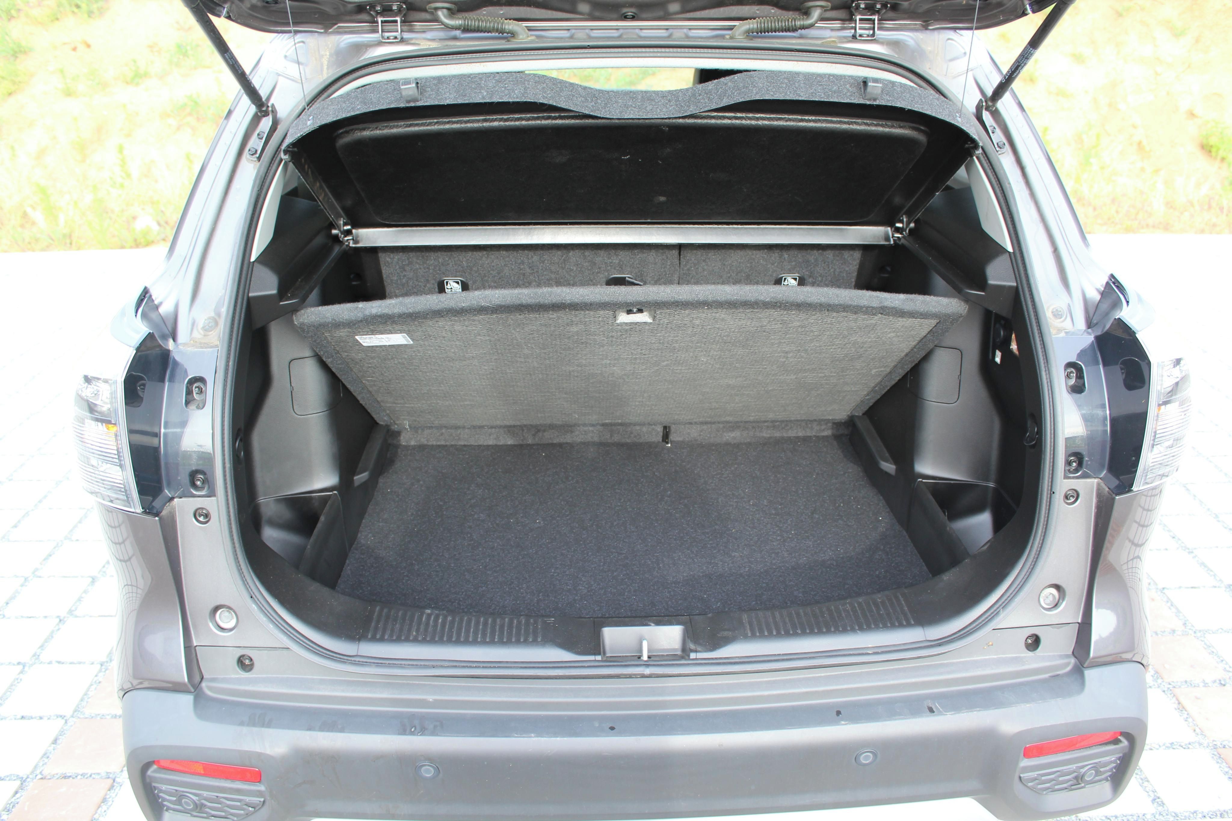 Suzuki SX4, Suzuki S-Cross - fotka 6
