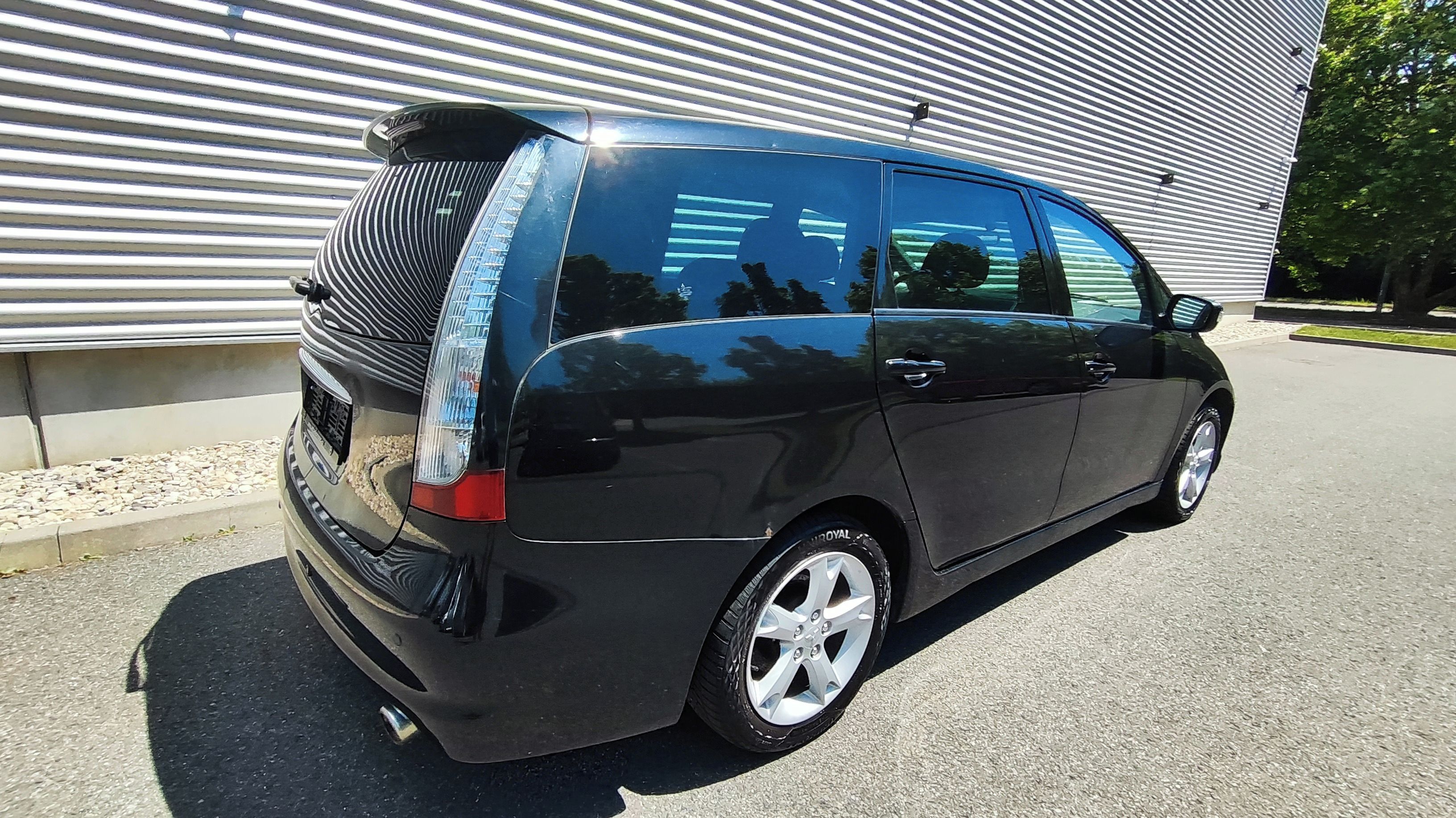 Mitsubishi Grandis, 2.0 DI-D Intense  7 míst tažné - fotka 6
