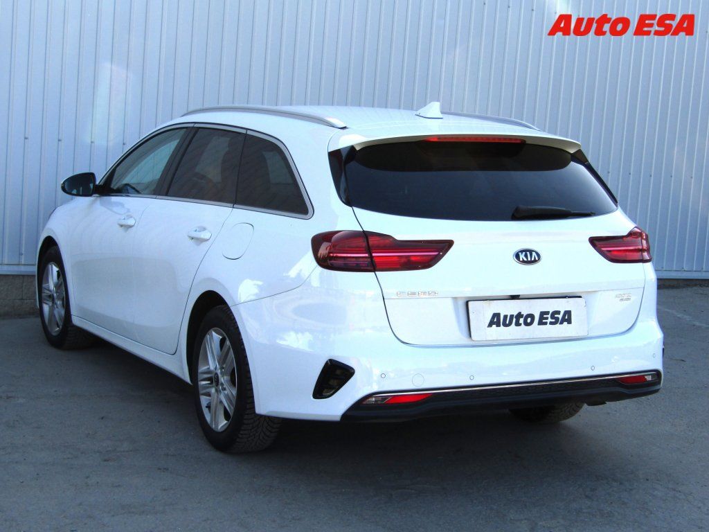 Kia Cee´d, 1.6 CRDI,1.maj,ČR - fotka 6