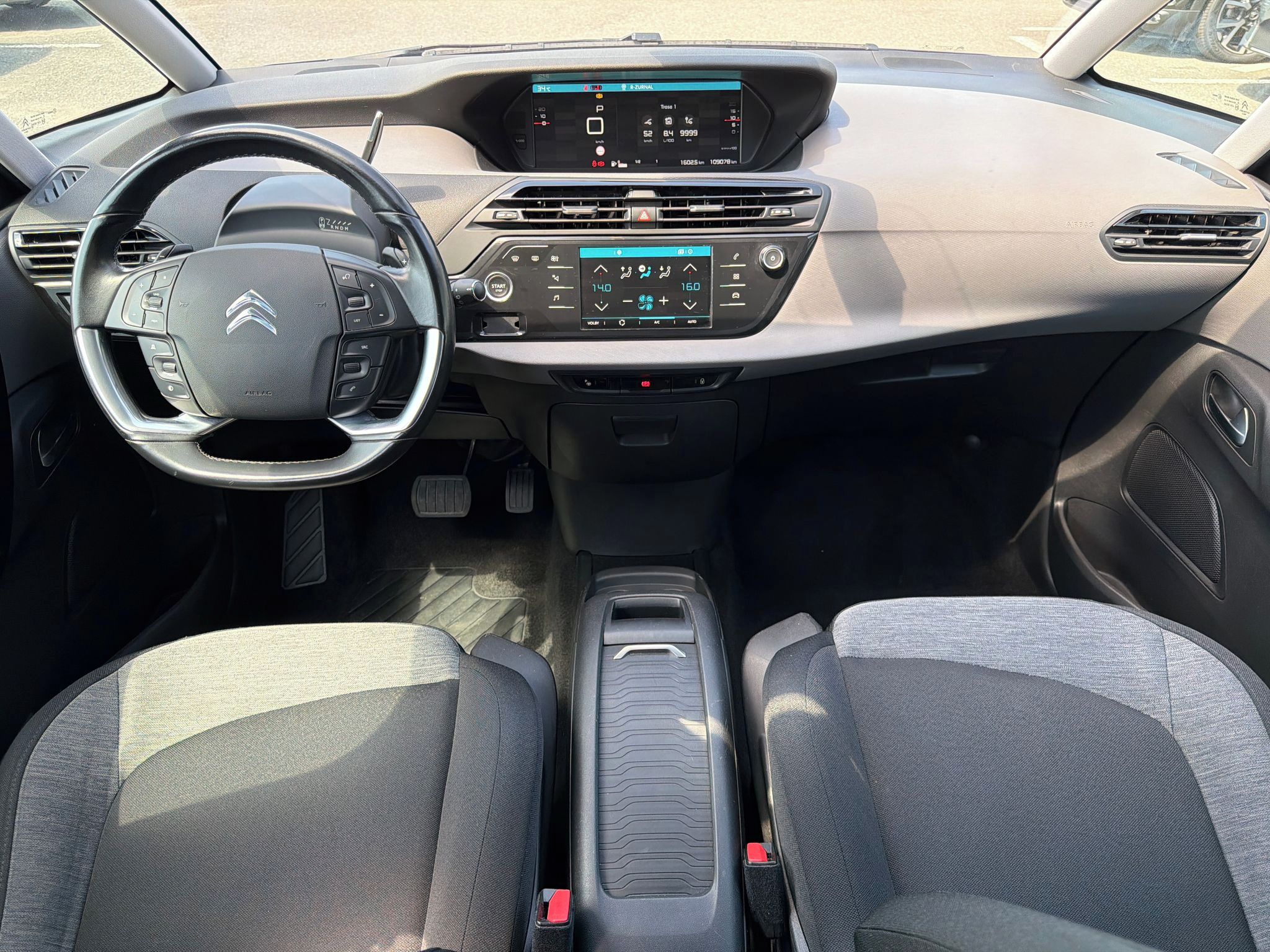 Citroën C4 SpaceTourer, 1.2 130k ZÁRUKA SERVIS EAT8 - fotka 3