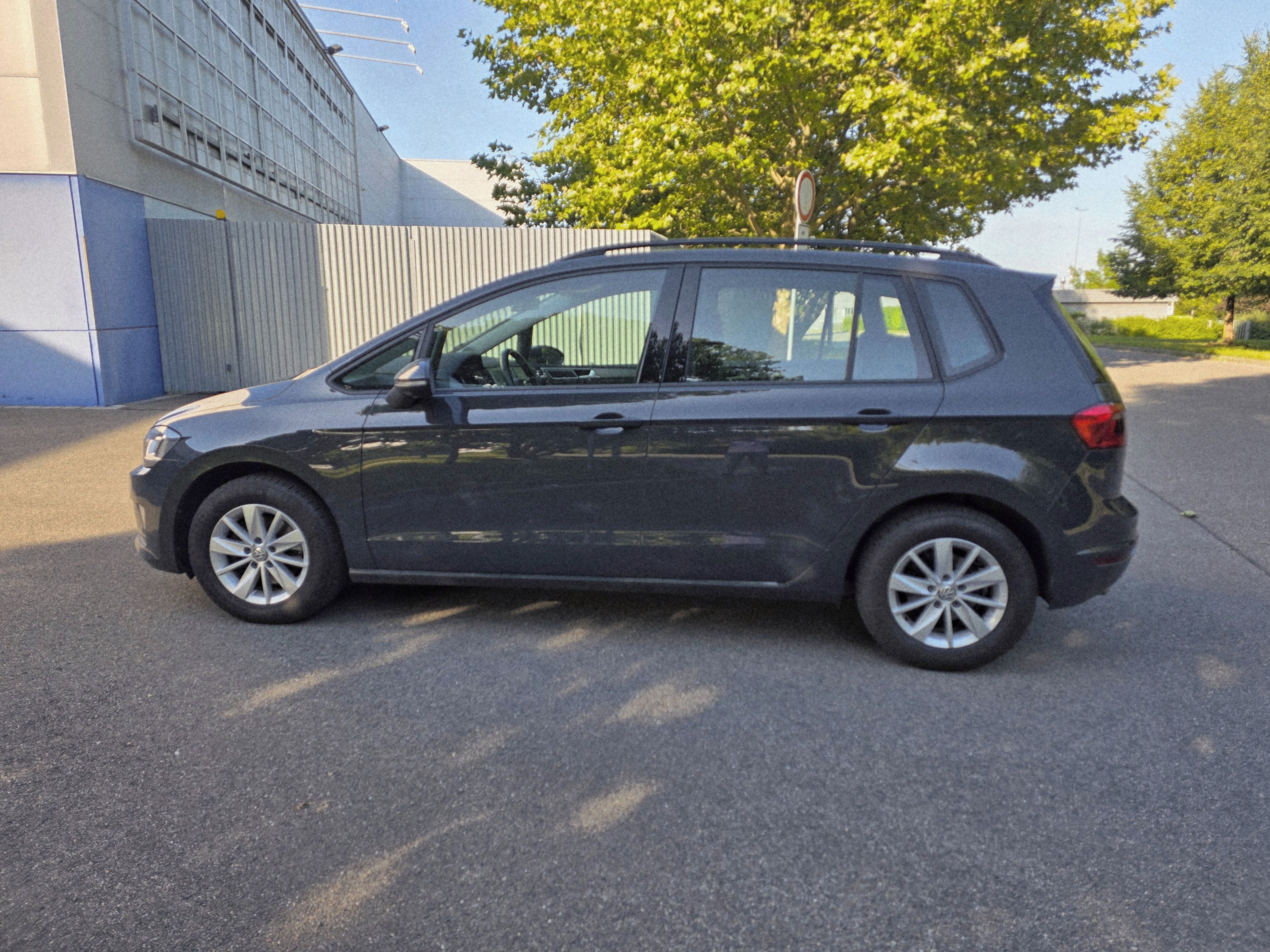 Volkswagen Golf Sportsvan, 1,6tdi 85kw - fotka 2