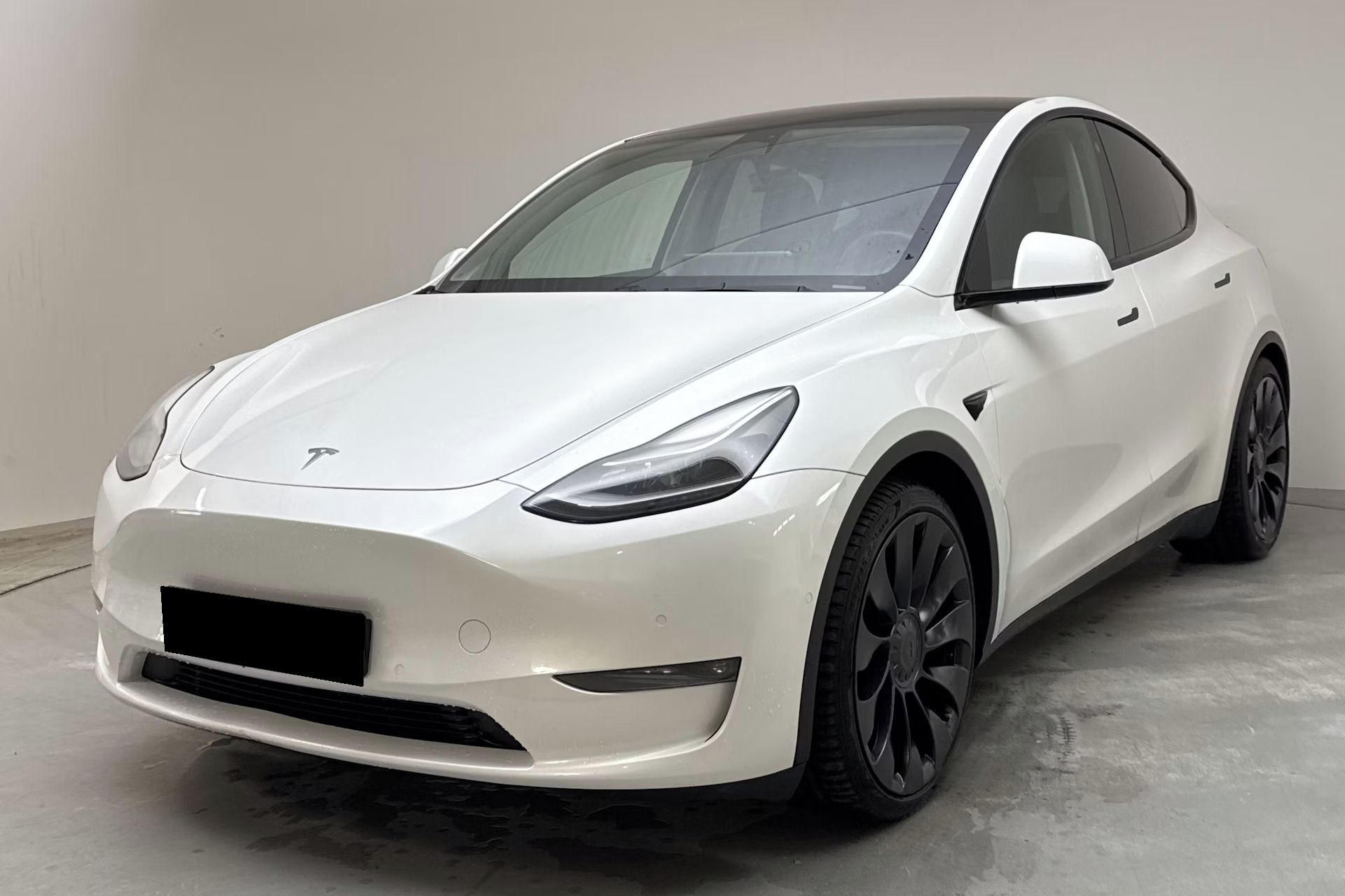 Tesla Model Y, Performance, BERLÍN, tažné