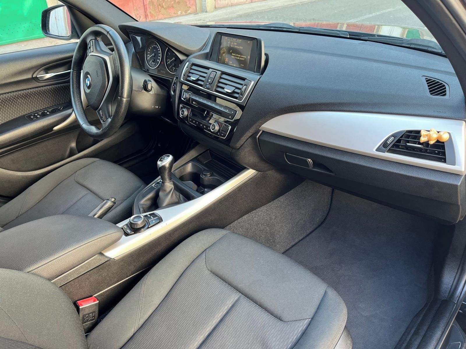 BMW Řada 1, 118D, manuál 2 - fotka 6