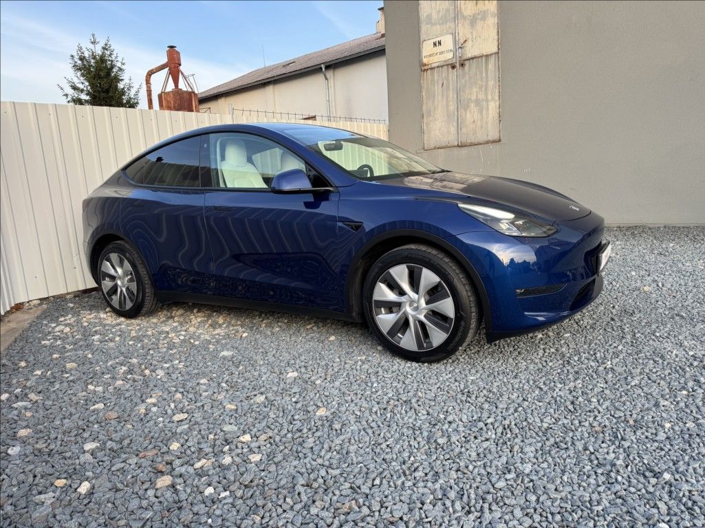 Tesla Model Y, Long Range 378kW DPH ČR