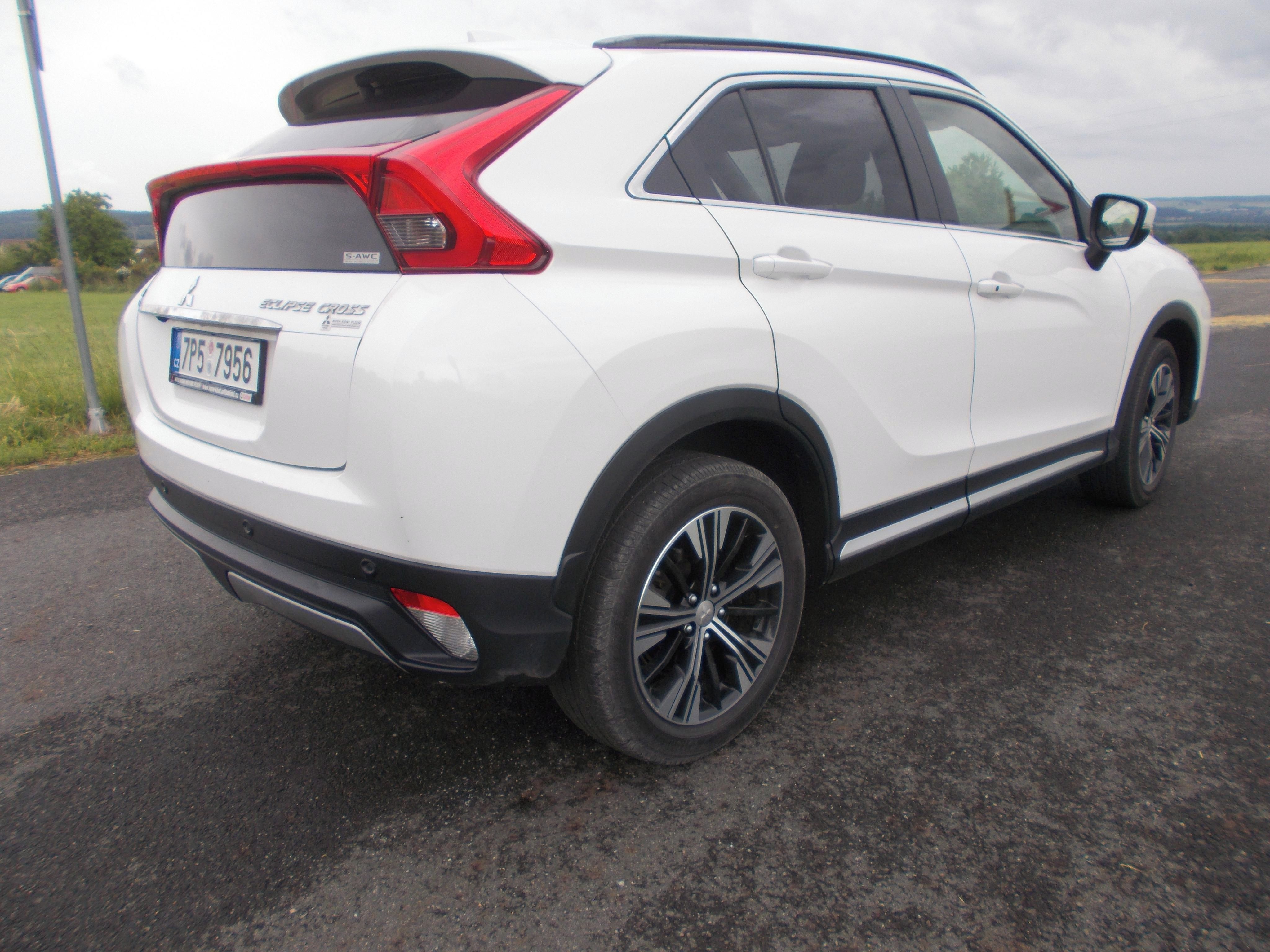 Mitsubishi Eclipse Cross, 1,5 60 000KM 1 maj 4x4 automat - fotka 6