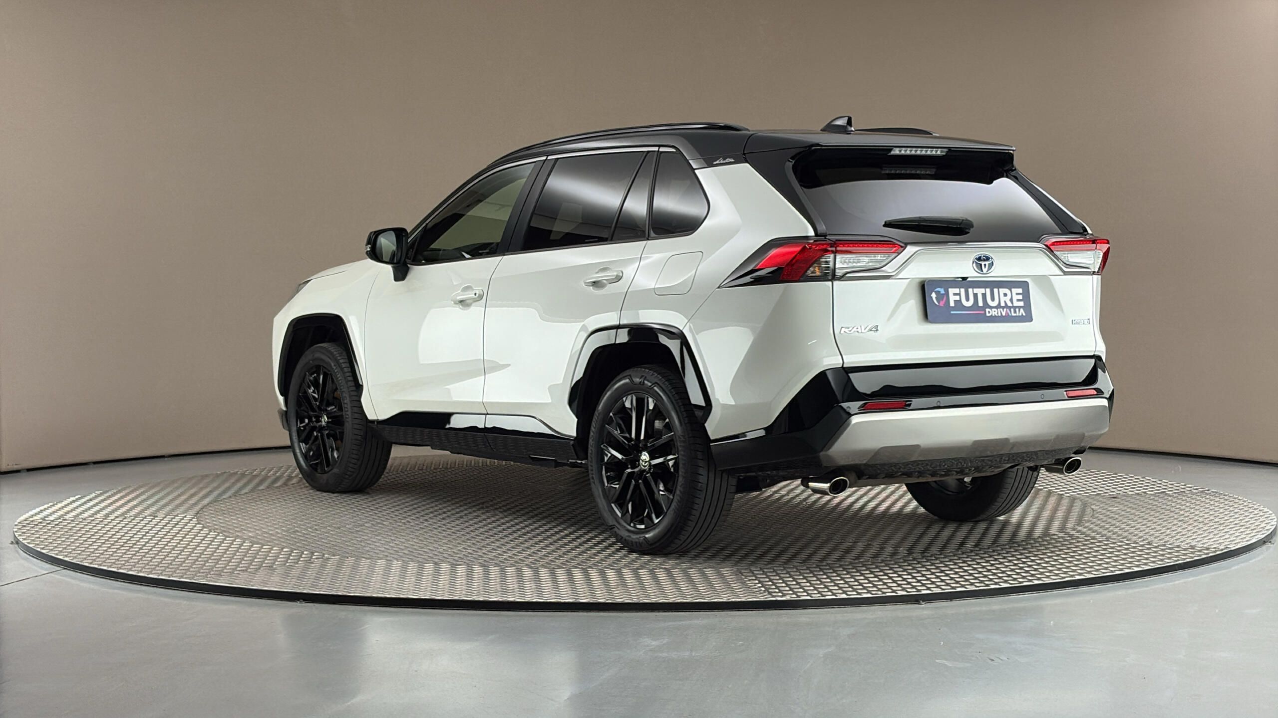 Toyota Rav4, 2.5 Hybrid AUT Selection - fotka 2