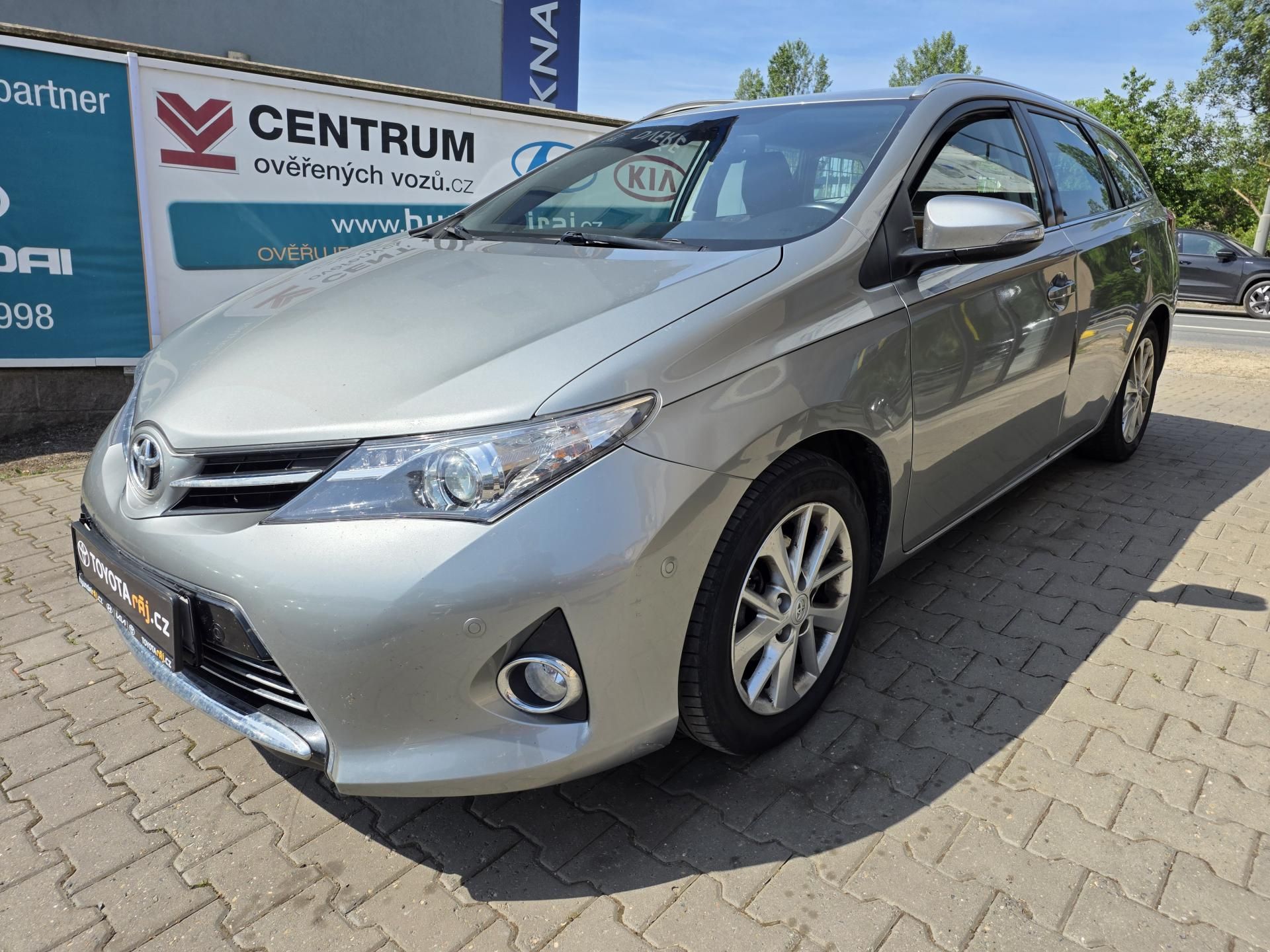 Toyota Auris, 1.6-AUT.KLIMA-TAŽNÉ-KAMERA - fotka 5