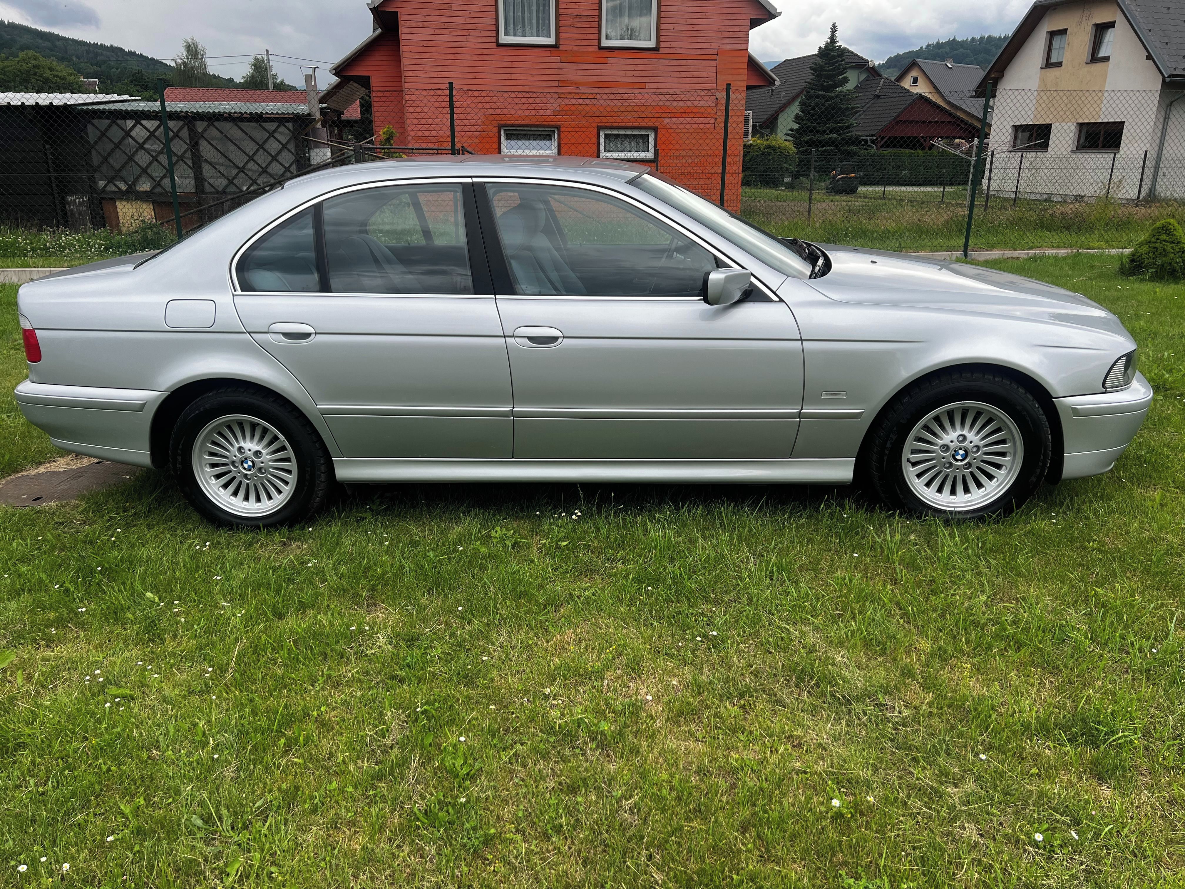 BMW Řada 5, 525i PĚKNÝ STAV ! - fotka 4