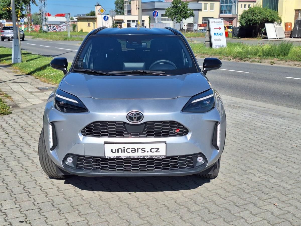 Toyota Yaris Cross, 1,5 HEV FWD  GR sport ČR - fotka 2