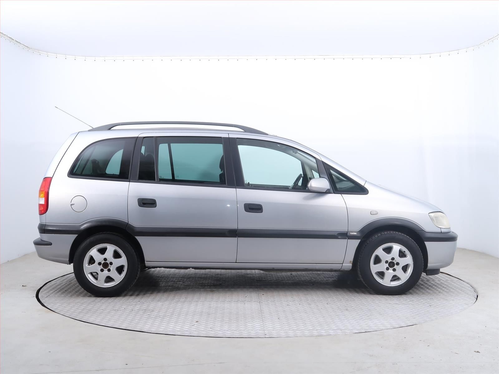 Opel Zafira, 2.2 16V, 7 míst, po STK, Tažné - fotka 6