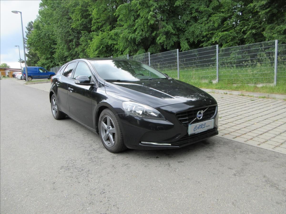 Volvo V40, 1,6 D D2, 84Kw, Klima, park.sy - fotka 4