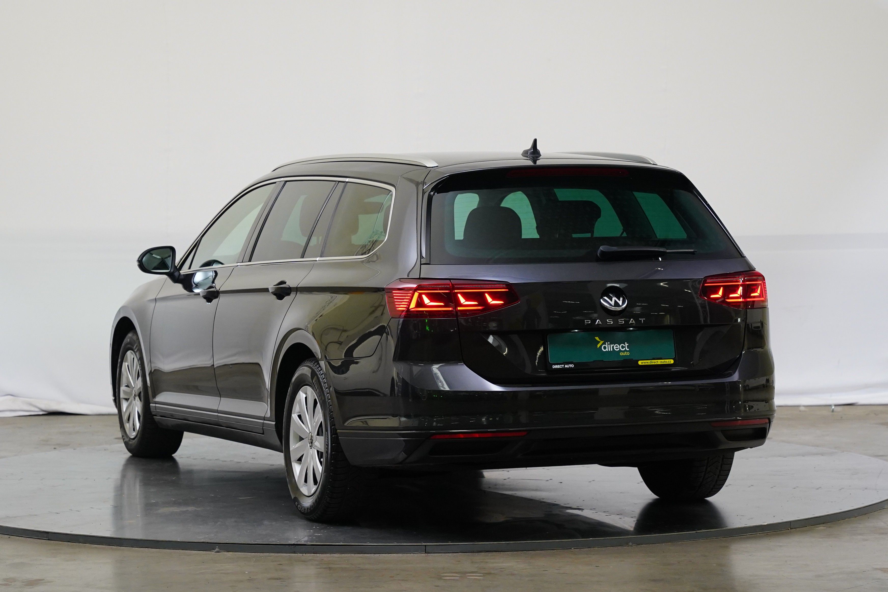 Volkswagen Passat, 2.0 TDI 110 kW Business - fotka 4