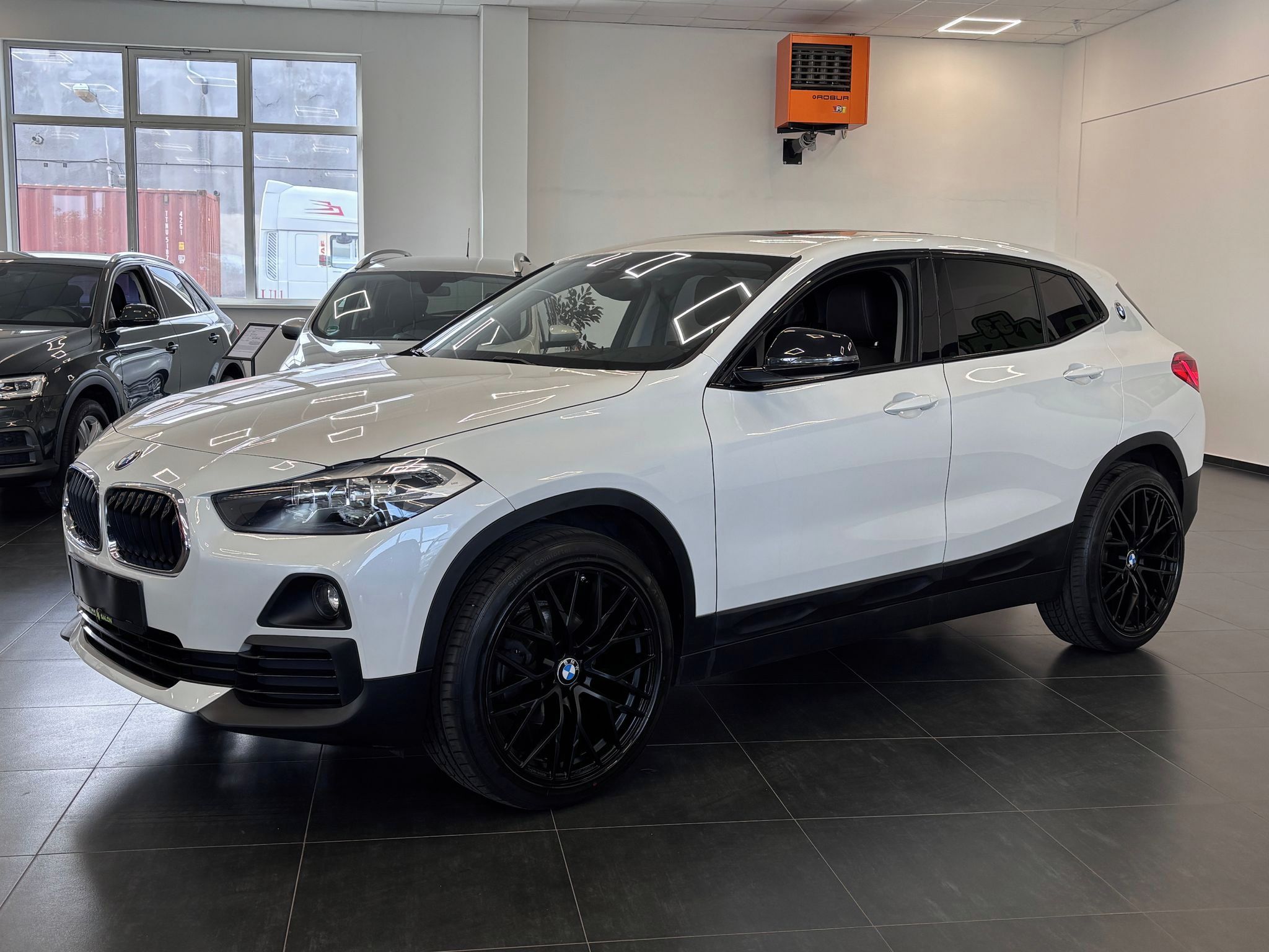 BMW X2, SDrive 18d, 110kW, Panorama, N - fotka 3