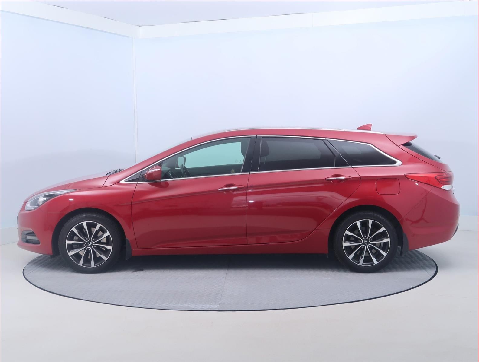 Hyundai i40, 1.6 CRDi, Automat, Serv.kniha - fotka 3