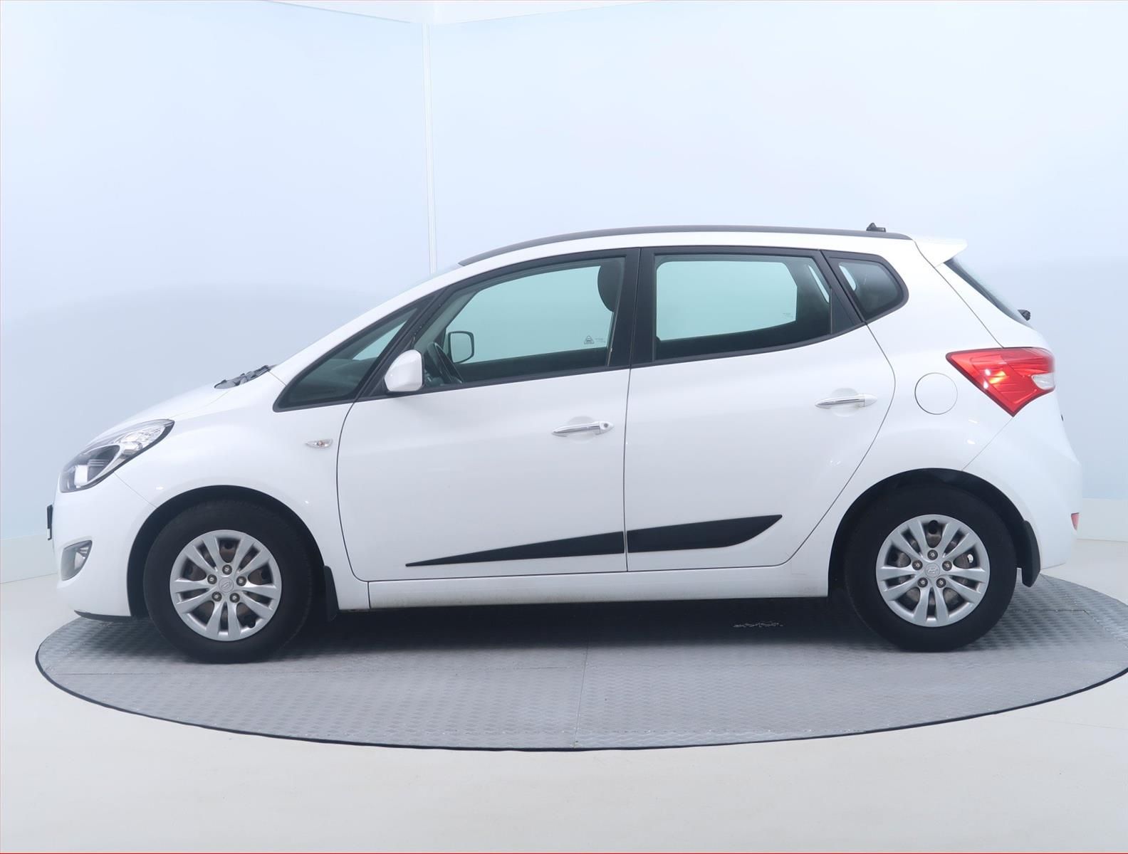 Hyundai ix20, 1.4 CVVT, Serv.kniha - fotka 3