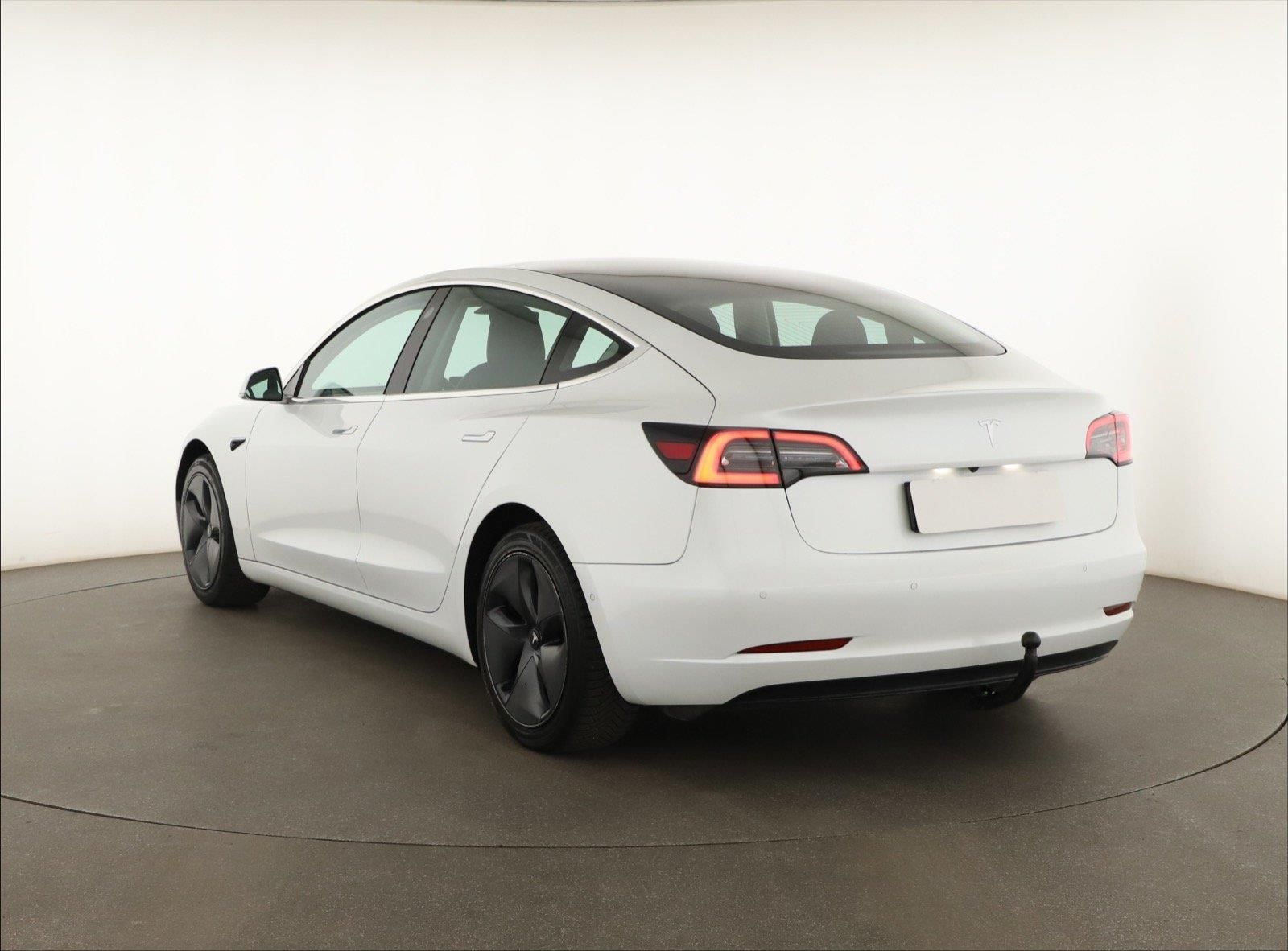 Tesla Model 3, Std Range Plus 52kWh, SoH 82% - fotka 4