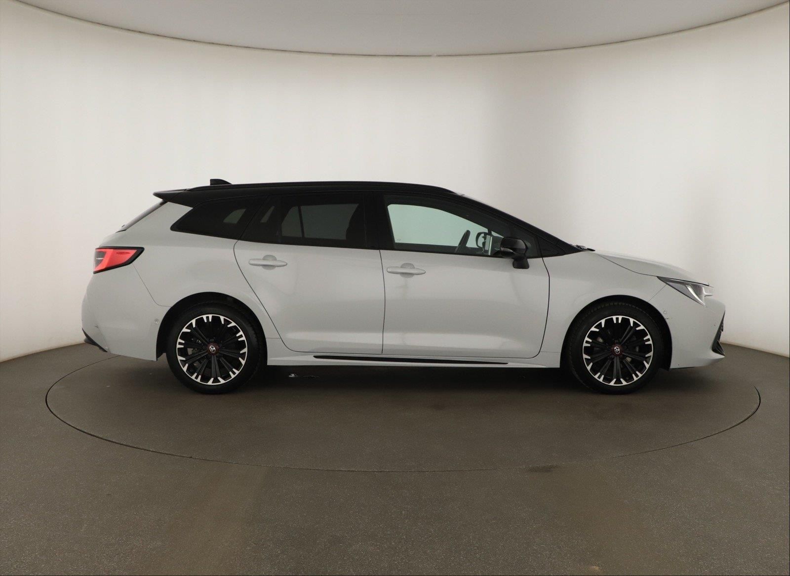 Toyota Corolla, 1.8 Hybrid, GR Sport, Automat - fotka 6