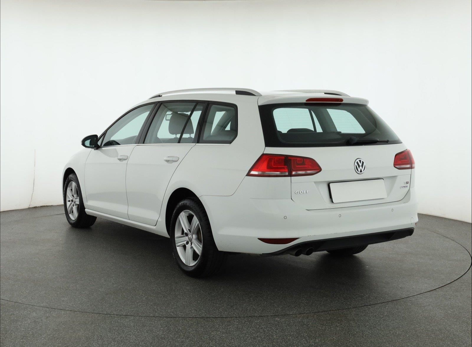 Volkswagen Golf, 1.4 TSI, Highline, ČR,1.maj - fotka 4