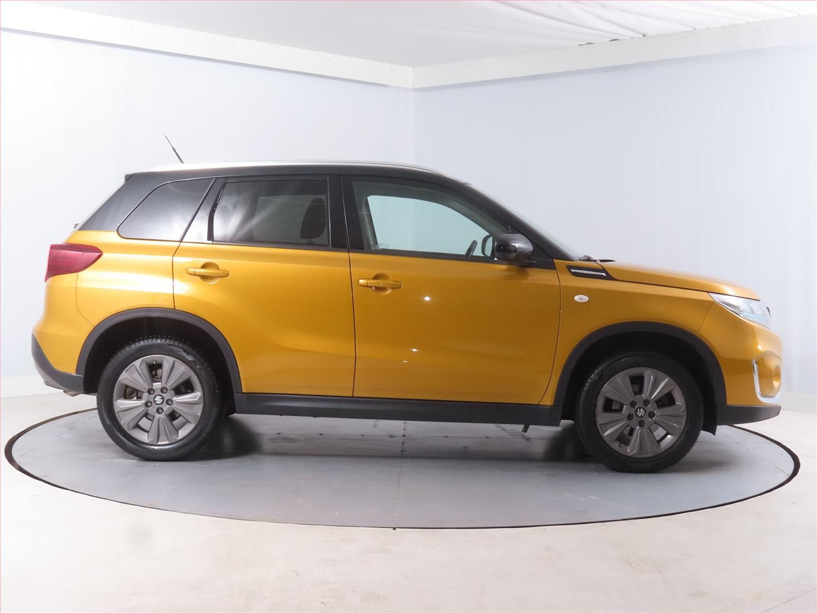 Suzuki Vitara, 1.4 BoosterJet, GL + - fotka 6