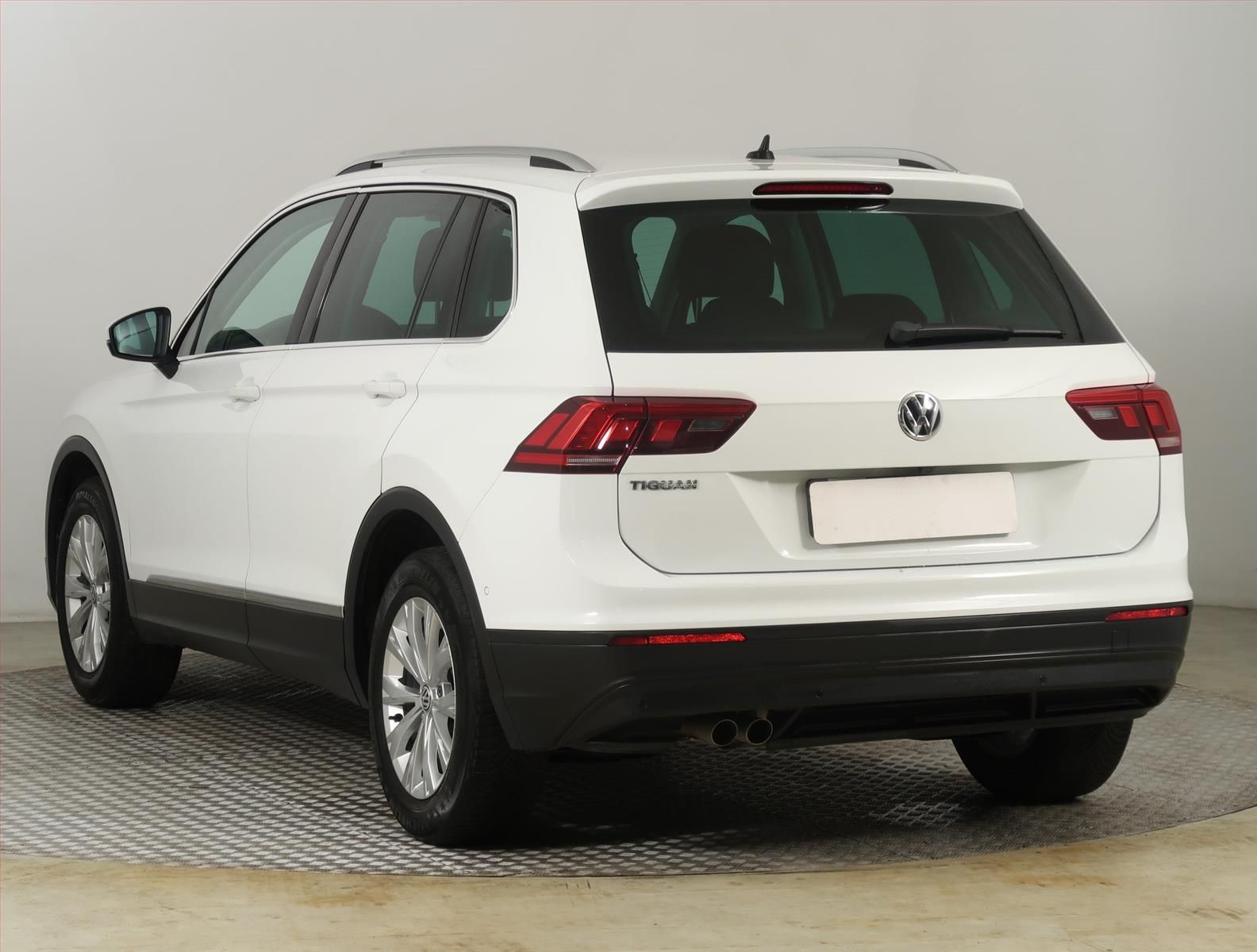 Volkswagen Tiguan, 1.5 TSI, Comfortline, ČR,1.maj - fotka 4