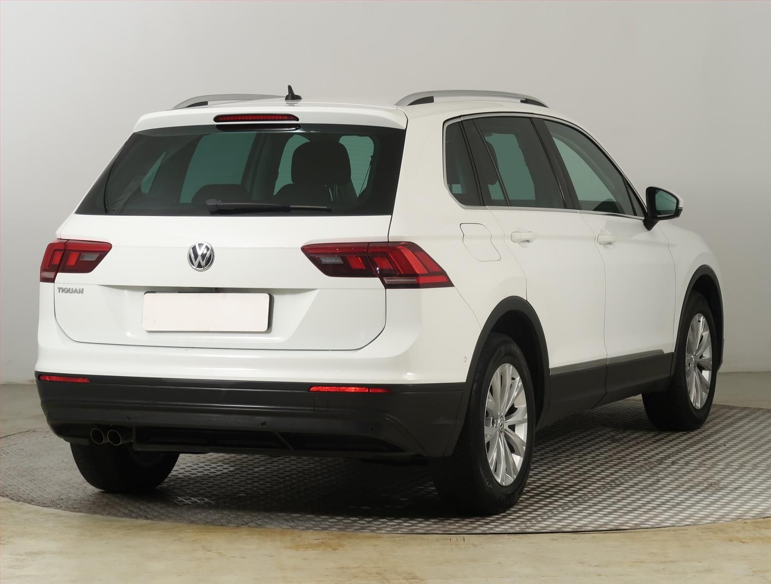 Volkswagen Tiguan, 1.5 TSI, Comfortline, ČR,1.maj - fotka 5