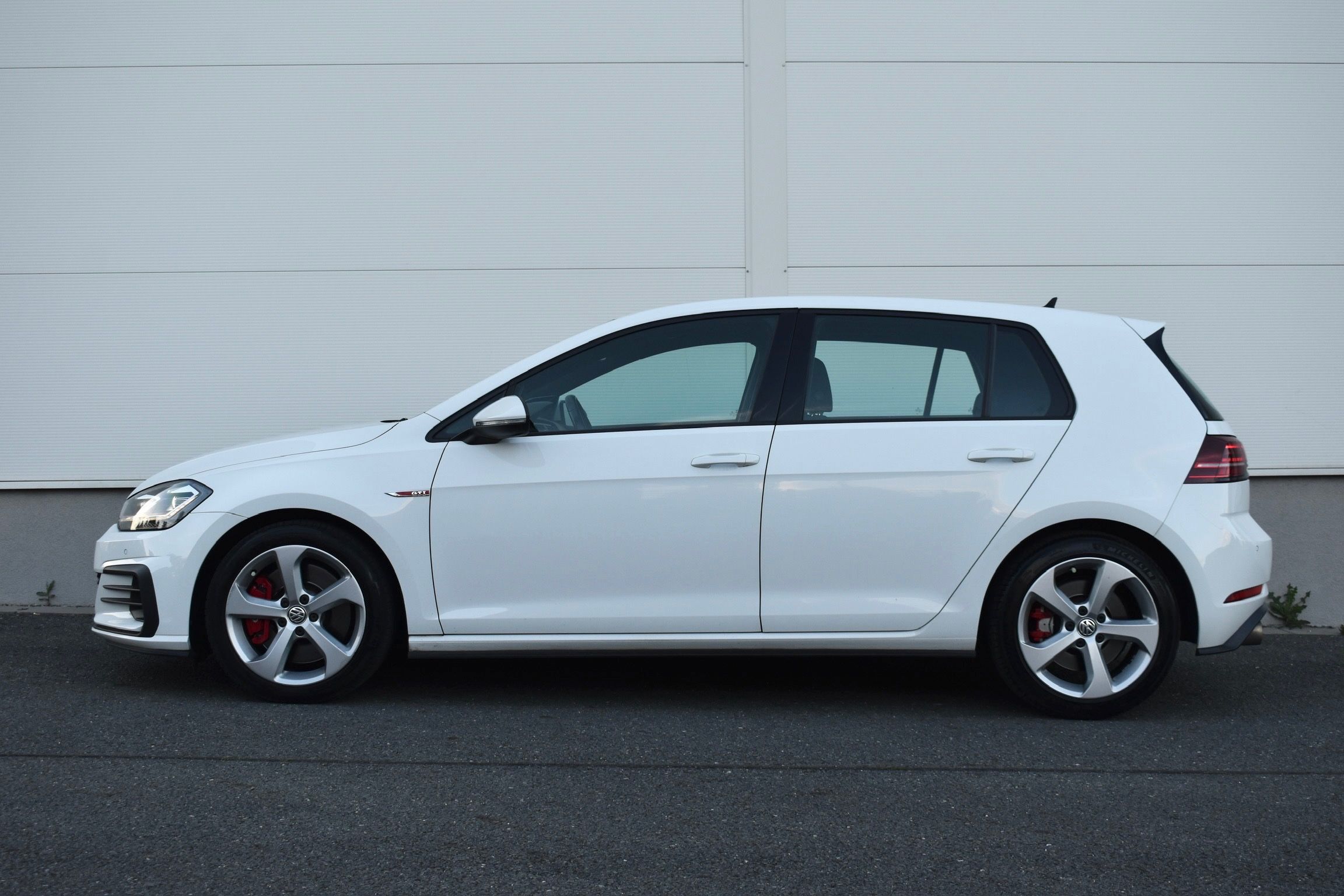 Volkswagen Golf, 7.5 GTI 2.0TSi/180KW/ACC/DPH - fotka 6