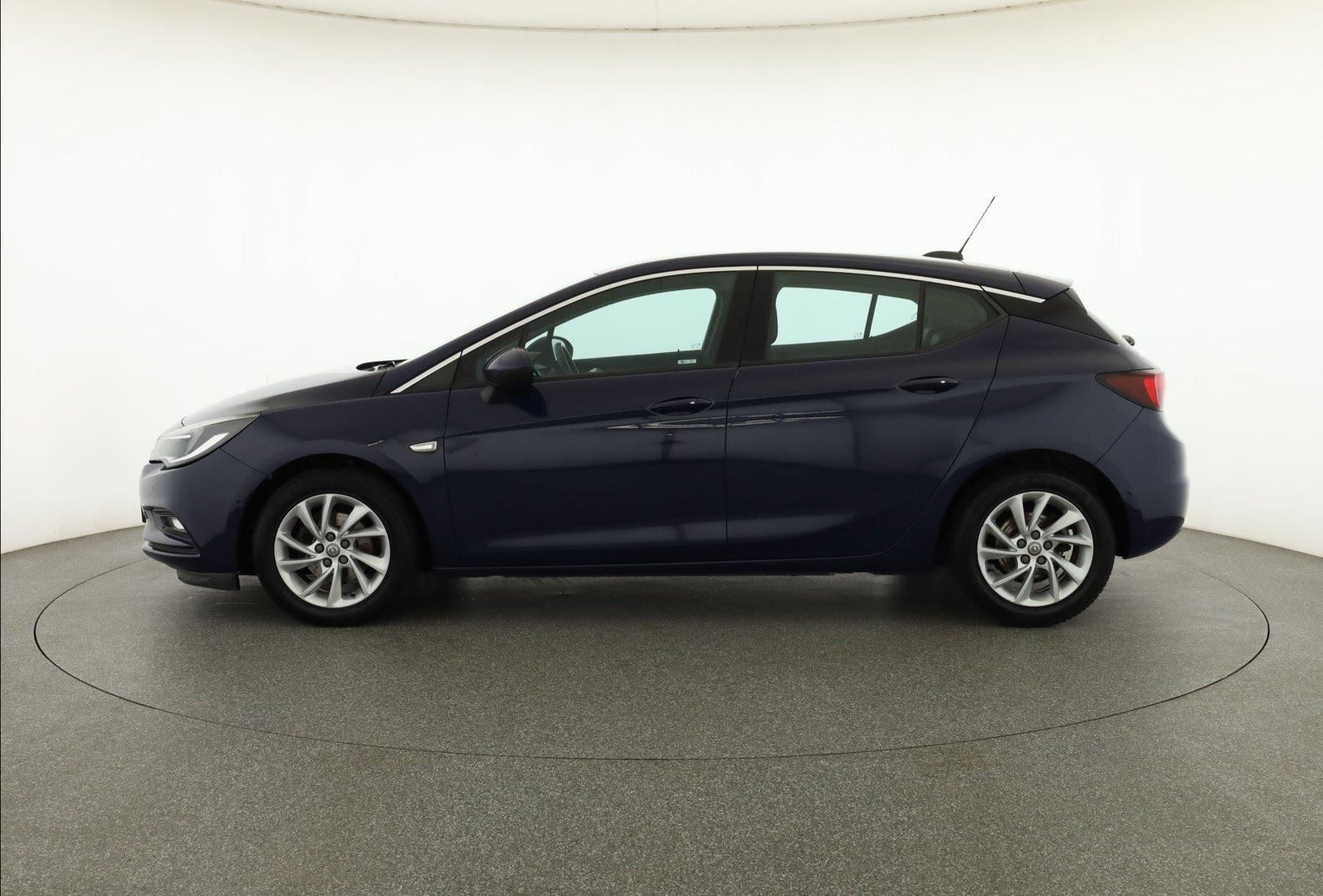 Opel Astra, 1.0 Turbo, Automat - fotka 3