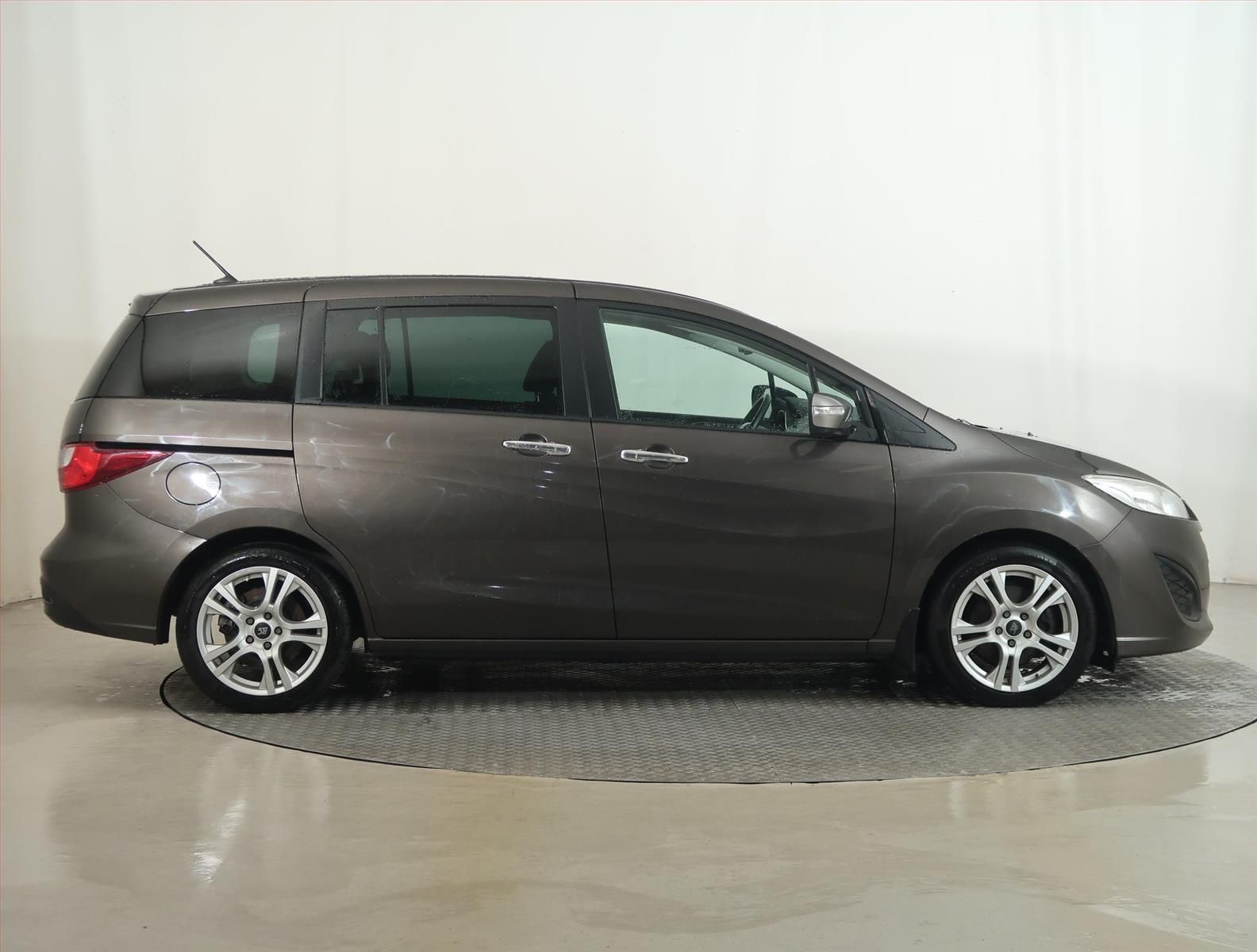 Mazda 5, 1.6 D, 7 míst, Navi - fotka 6