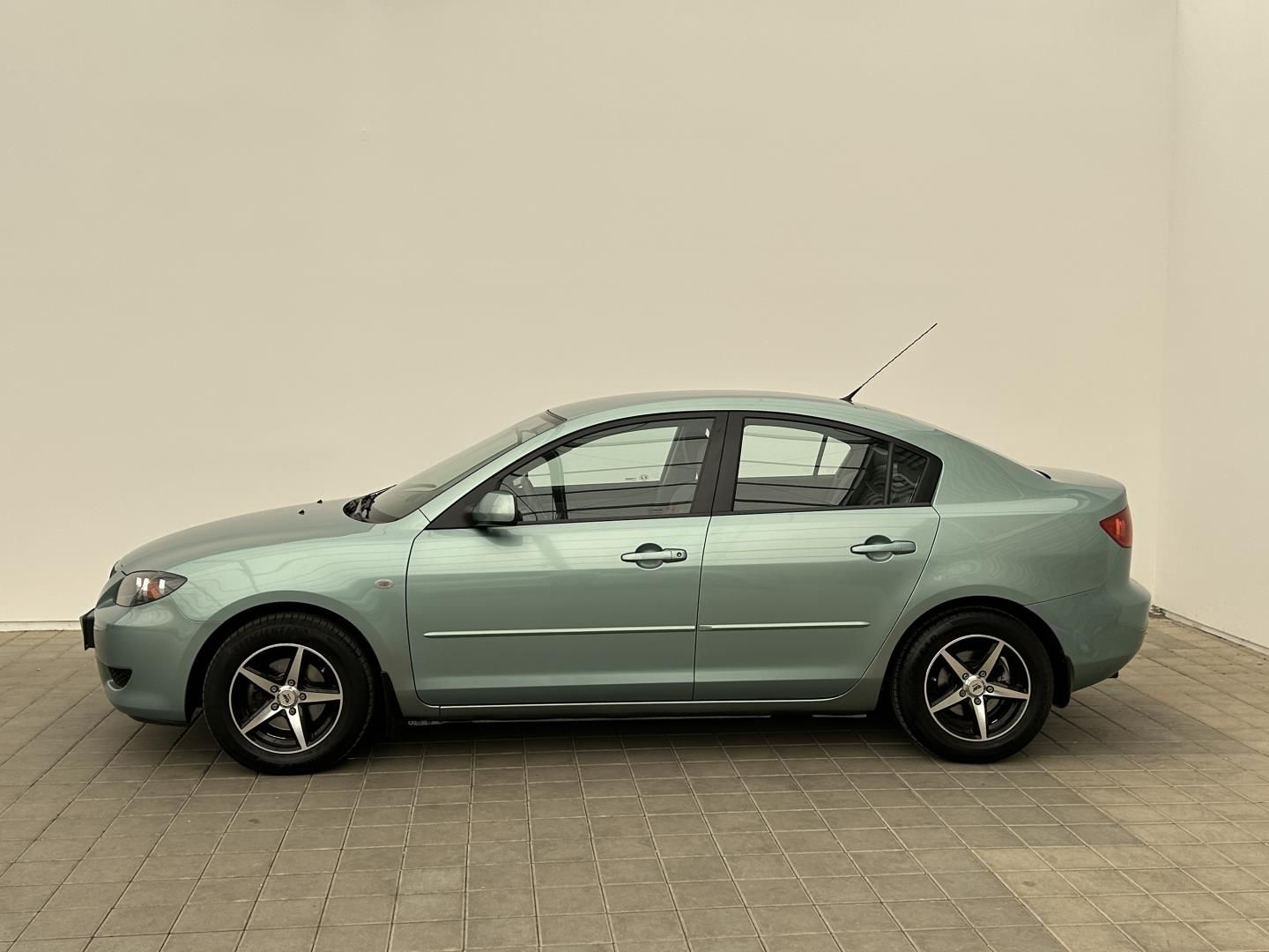 Mazda 3, 1.6i 77kW . - fotka 2