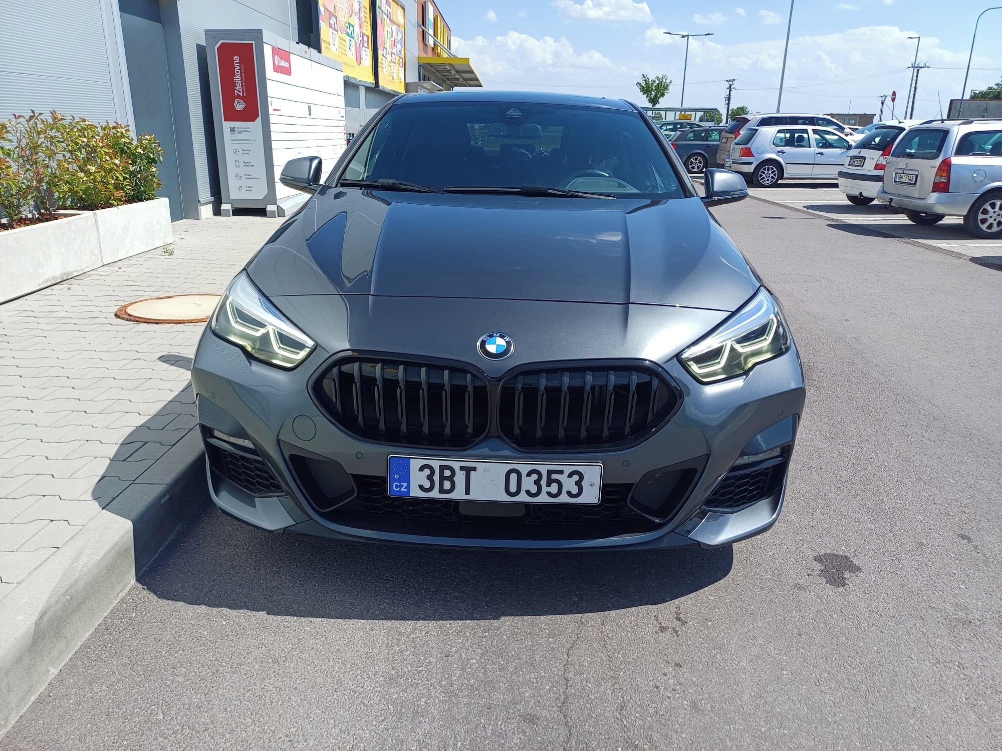 BMW Řada 2, 218 d M-Sport - fotka 2