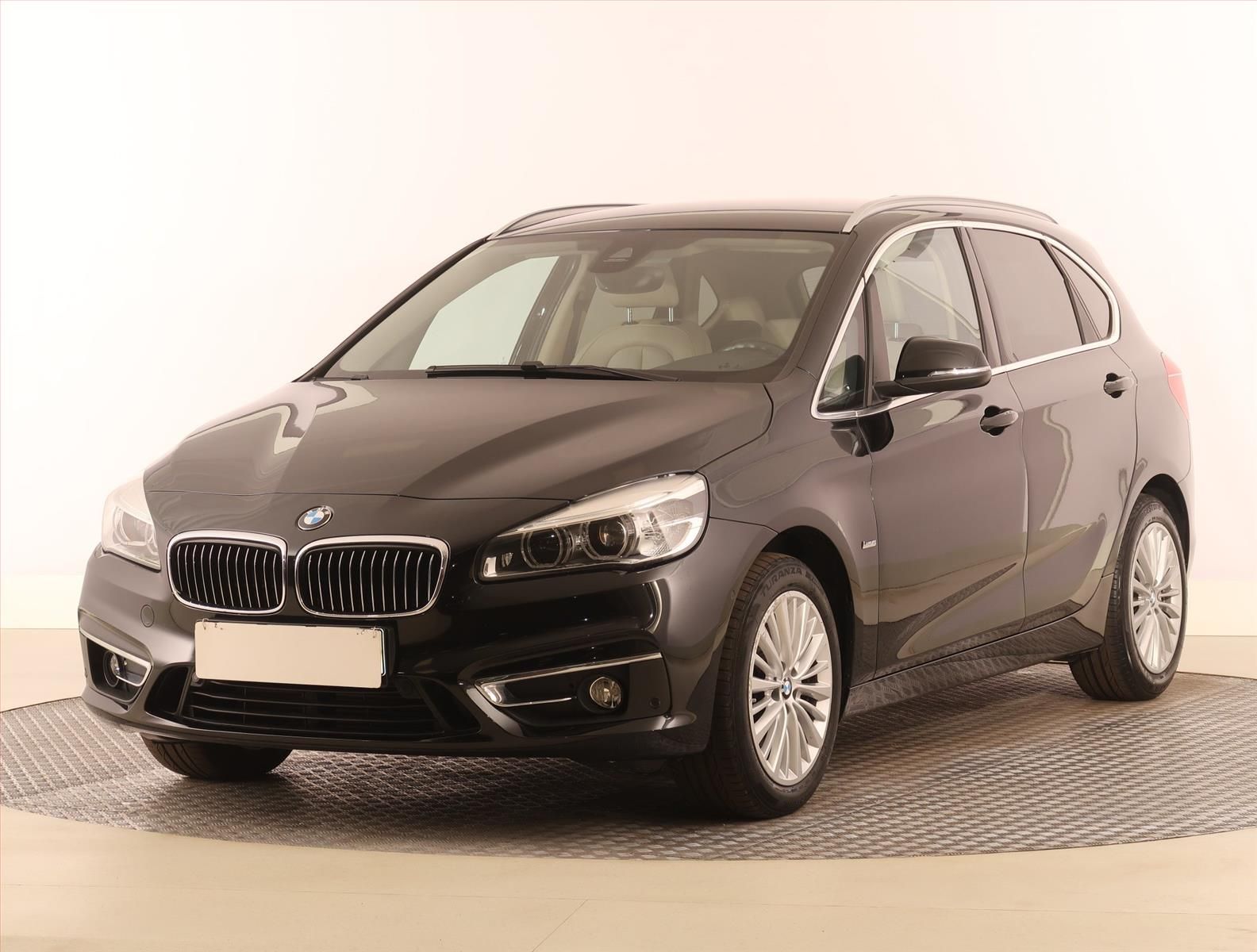 BMW Řada 2, 220i Active Tourer, Automat - fotka 2