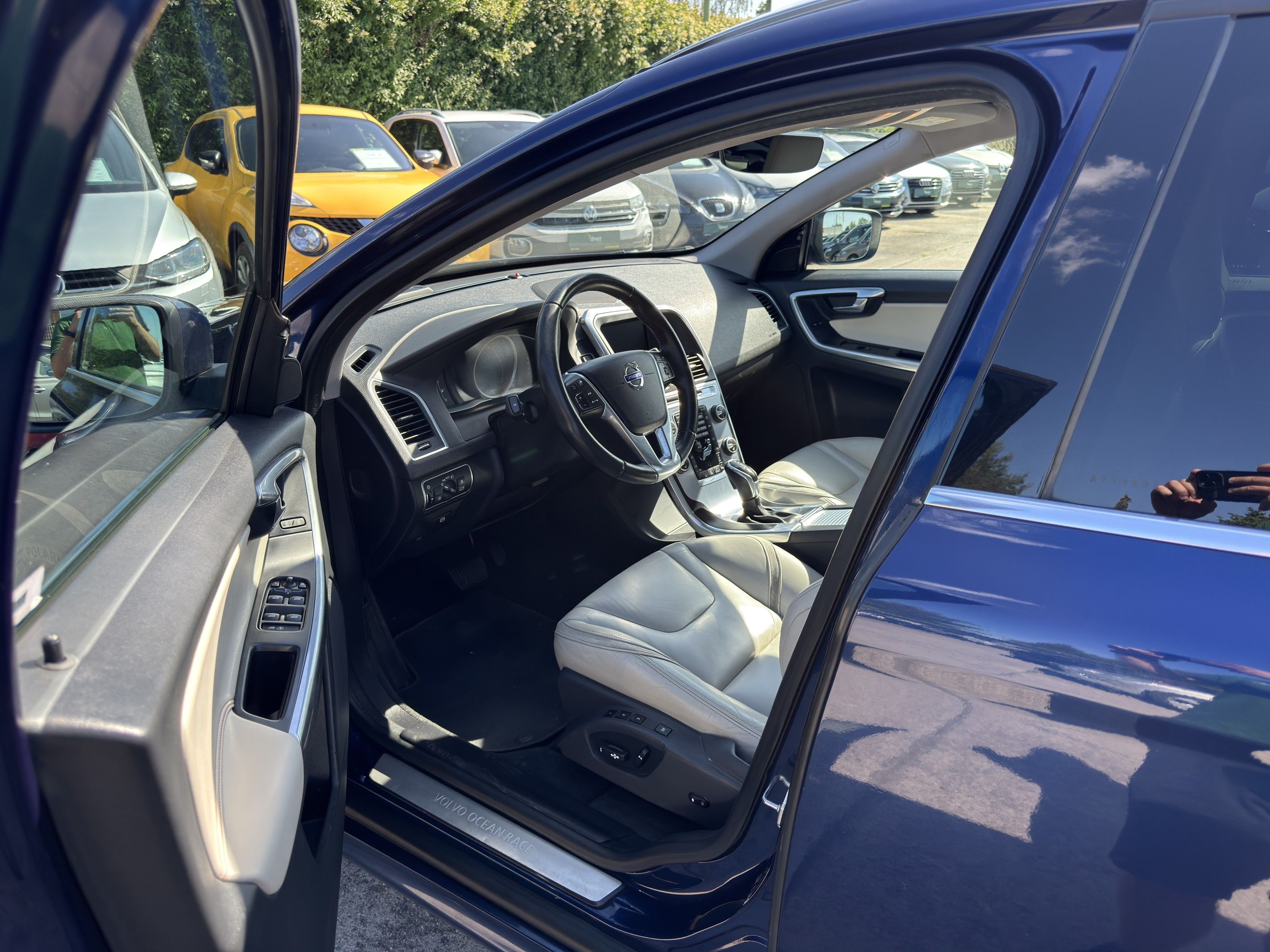 Volvo XC60, 2.4 D5 162 kW - fotka 4