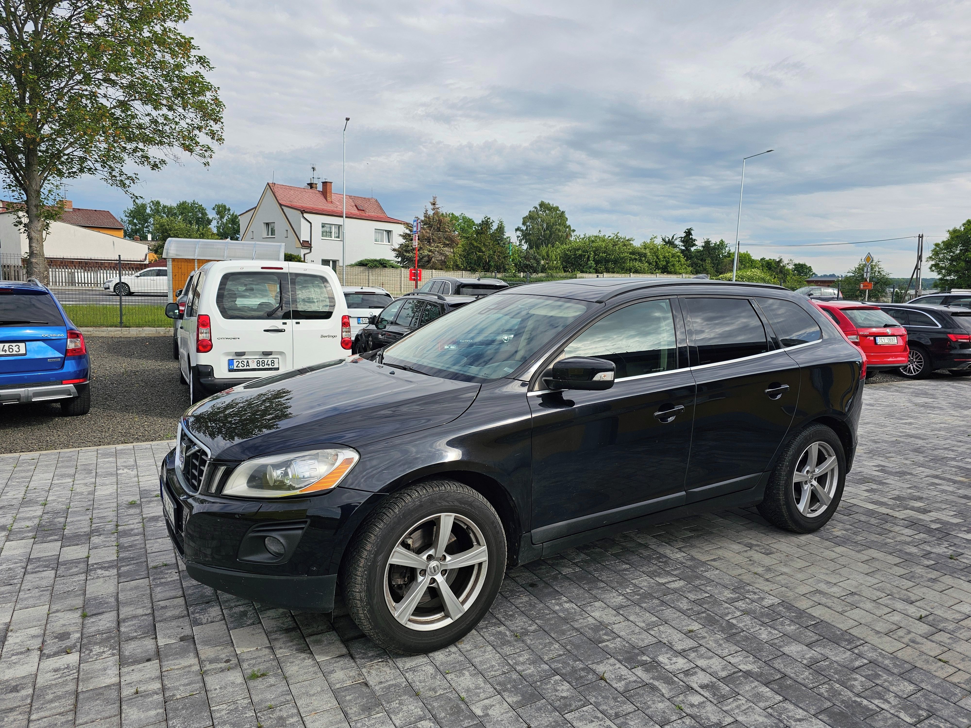Volvo XC60, D5 AWD, 136 KW, AUTOMAT - fotka 4