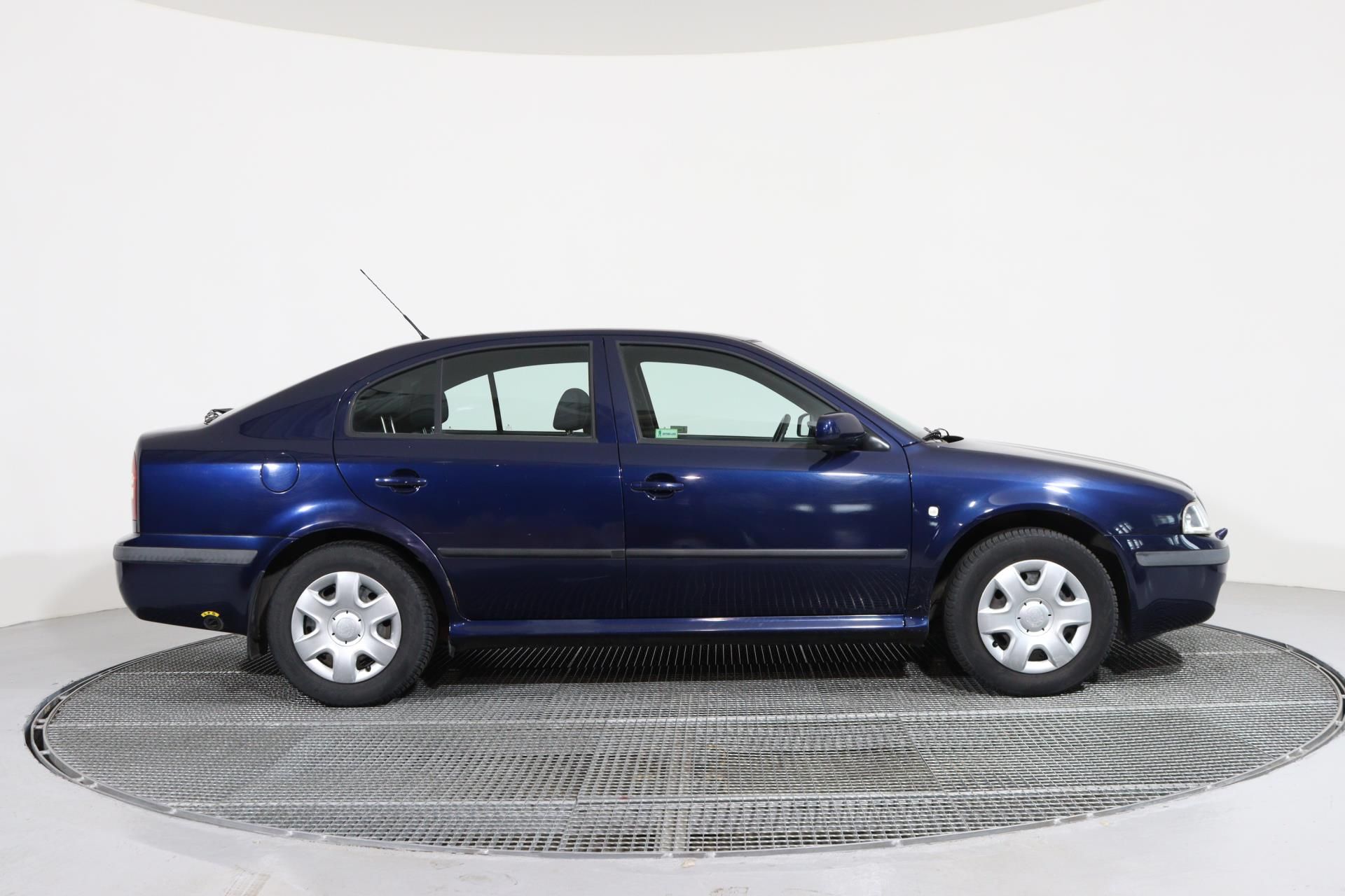 Škoda Octavia, 1.6i 75kw + LPG - fotka 3