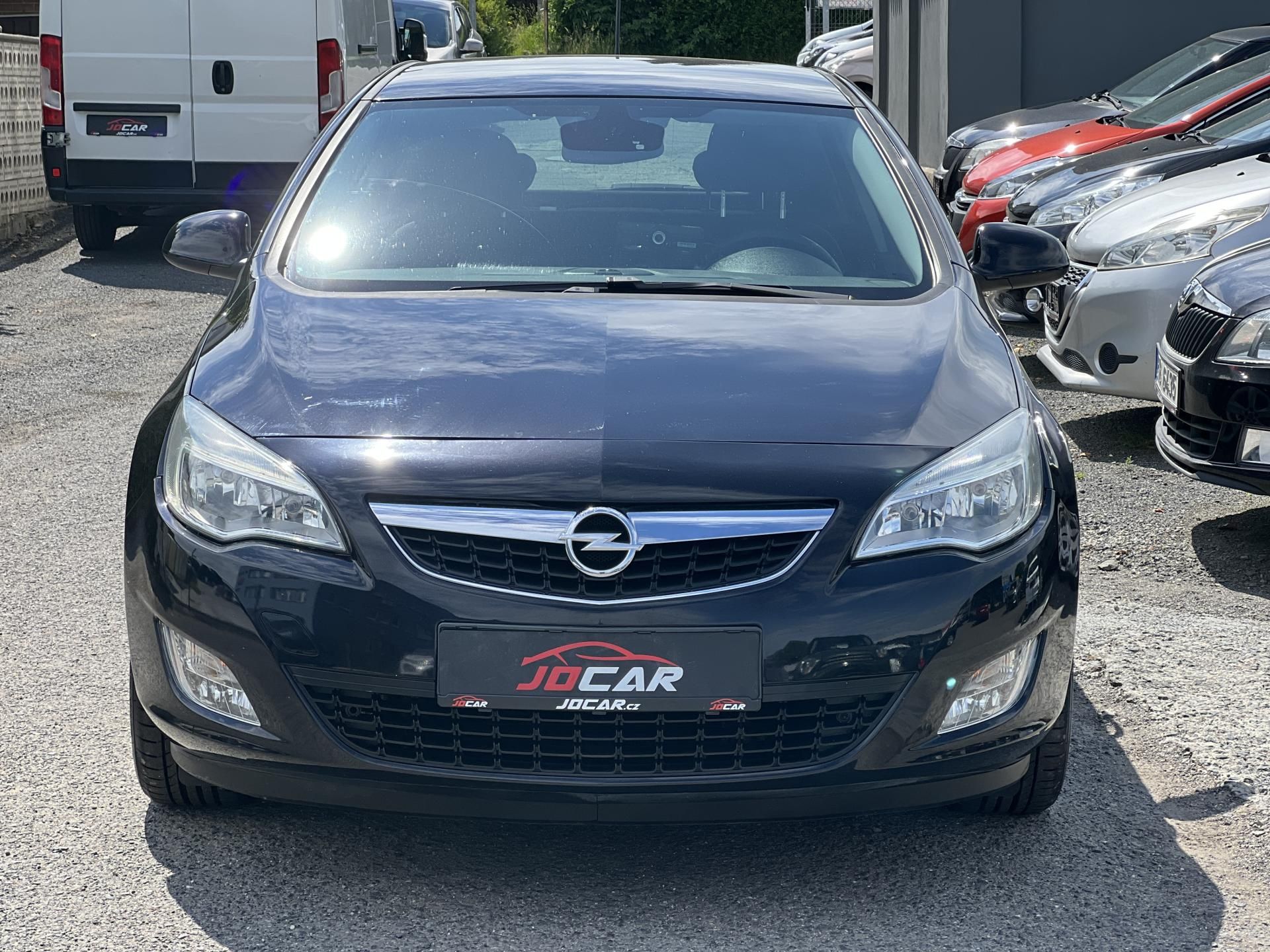 Opel Astra, 1.4i 16v KAMERA TEMPOMAT ALU - fotka 2