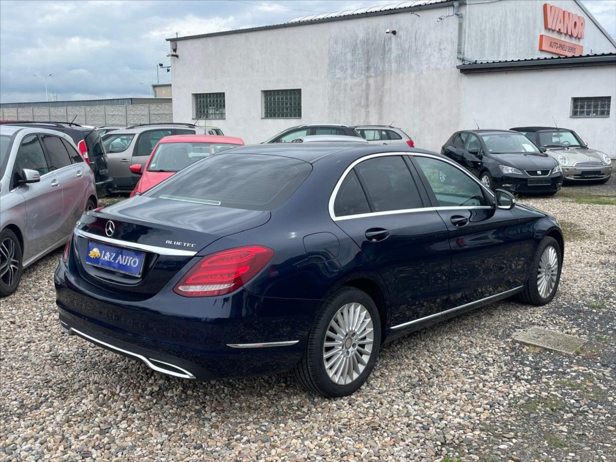 Mercedes-Benz Třídy C, 2,2 220 CDi - fotka 6