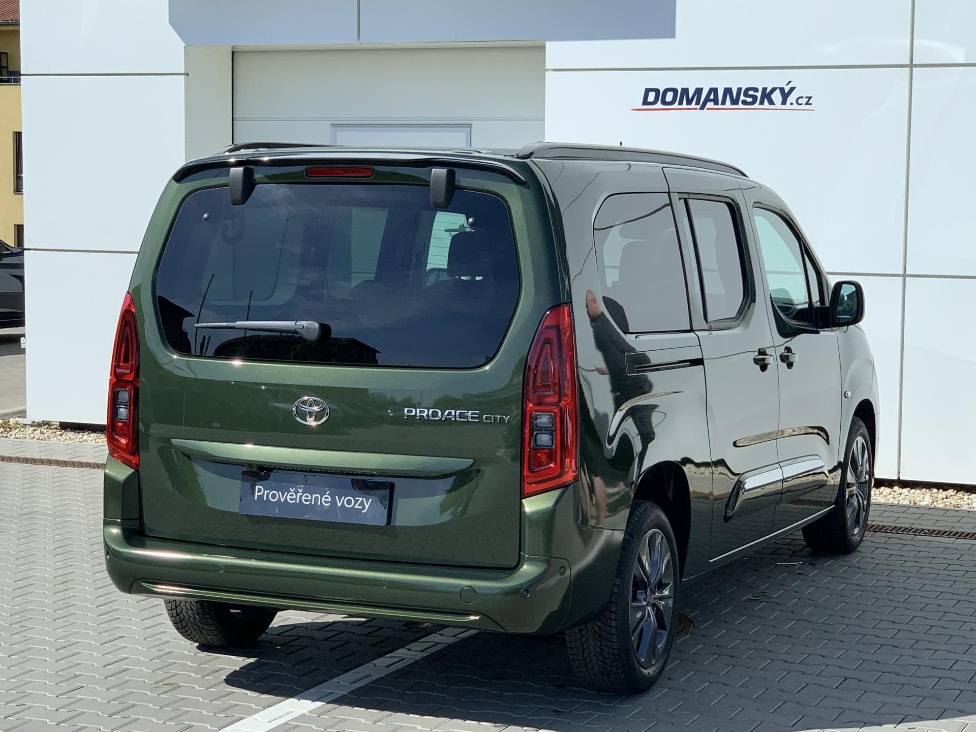 Toyota Proace City Verso, LONG VIP 1.5 D-4D 96kW AT8 - fotka 3