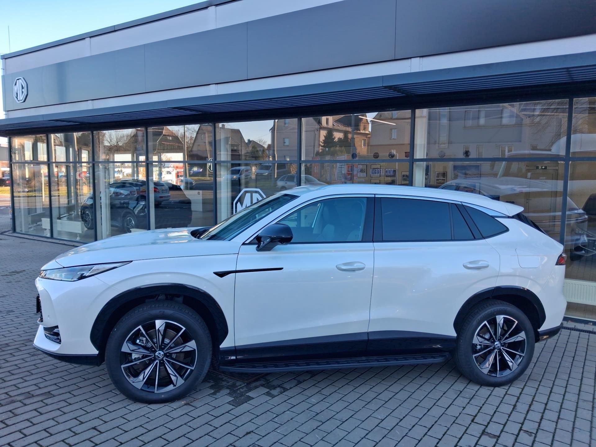 MG HS, EXCLUSIVE 1.5TGI PHEV 200kW 3A - fotka 2