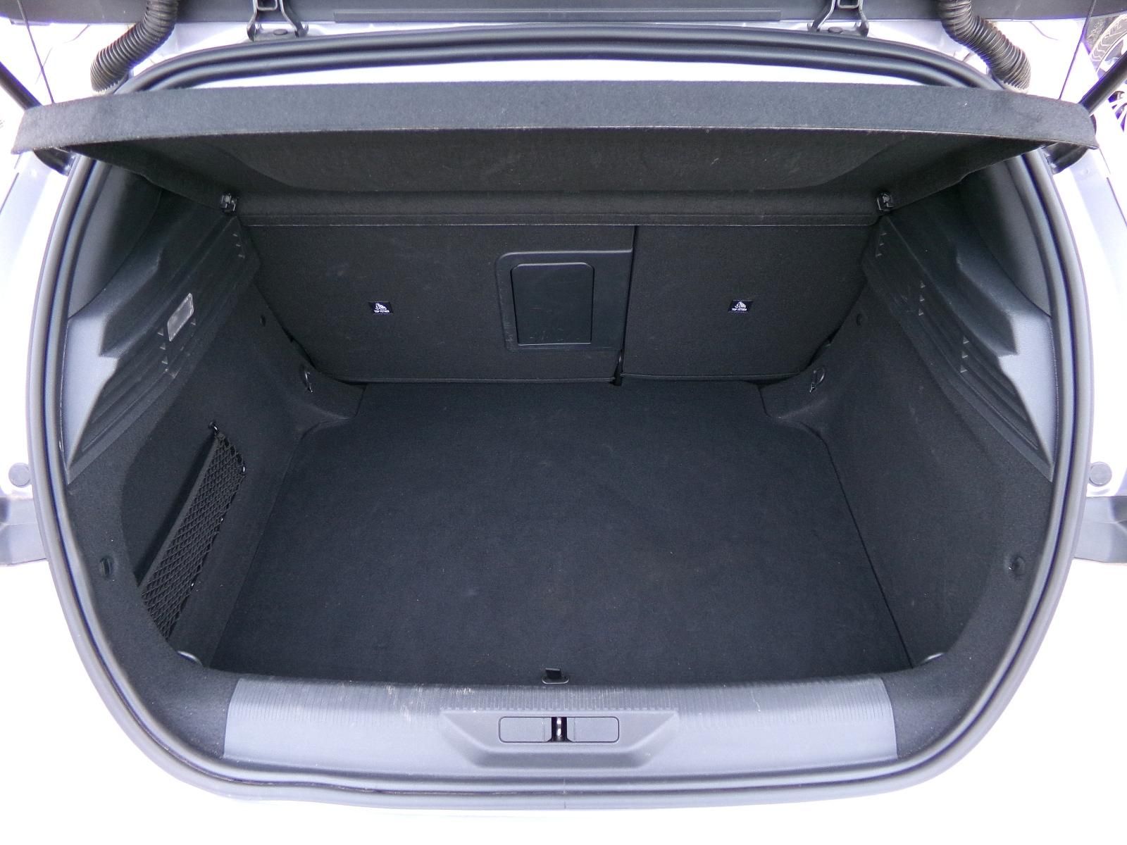 Peugeot 308, ALLURE PACK 1,5 BlueHDi 96kW - fotka 5