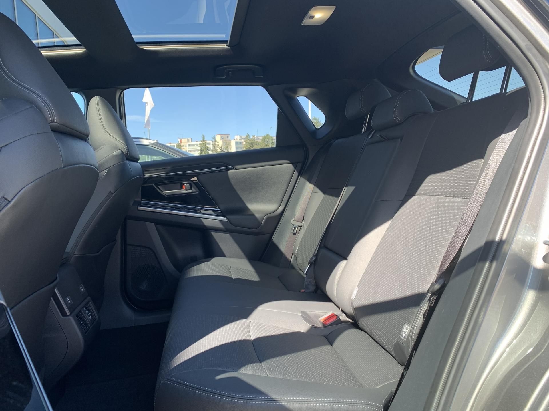 Toyota bZ4X, EXECUTIVE JBL 150kW - fotka 6