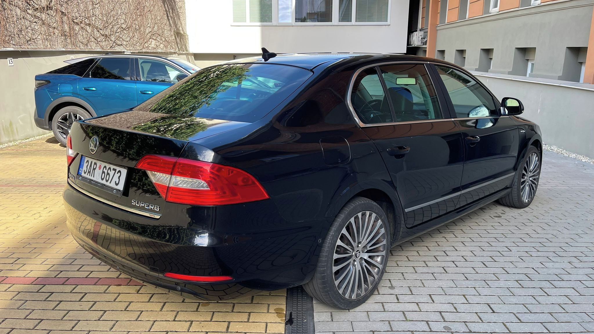 Škoda Superb, 2.0 TDi 103kW 4x4 L&K DPH - fotka 4