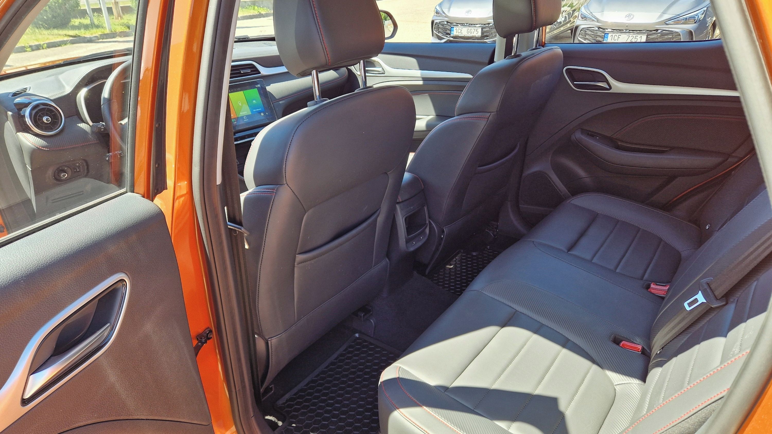 MG ZS, 1.0 TGI 6AT EXCLUSIVE 2WD - fotka 5