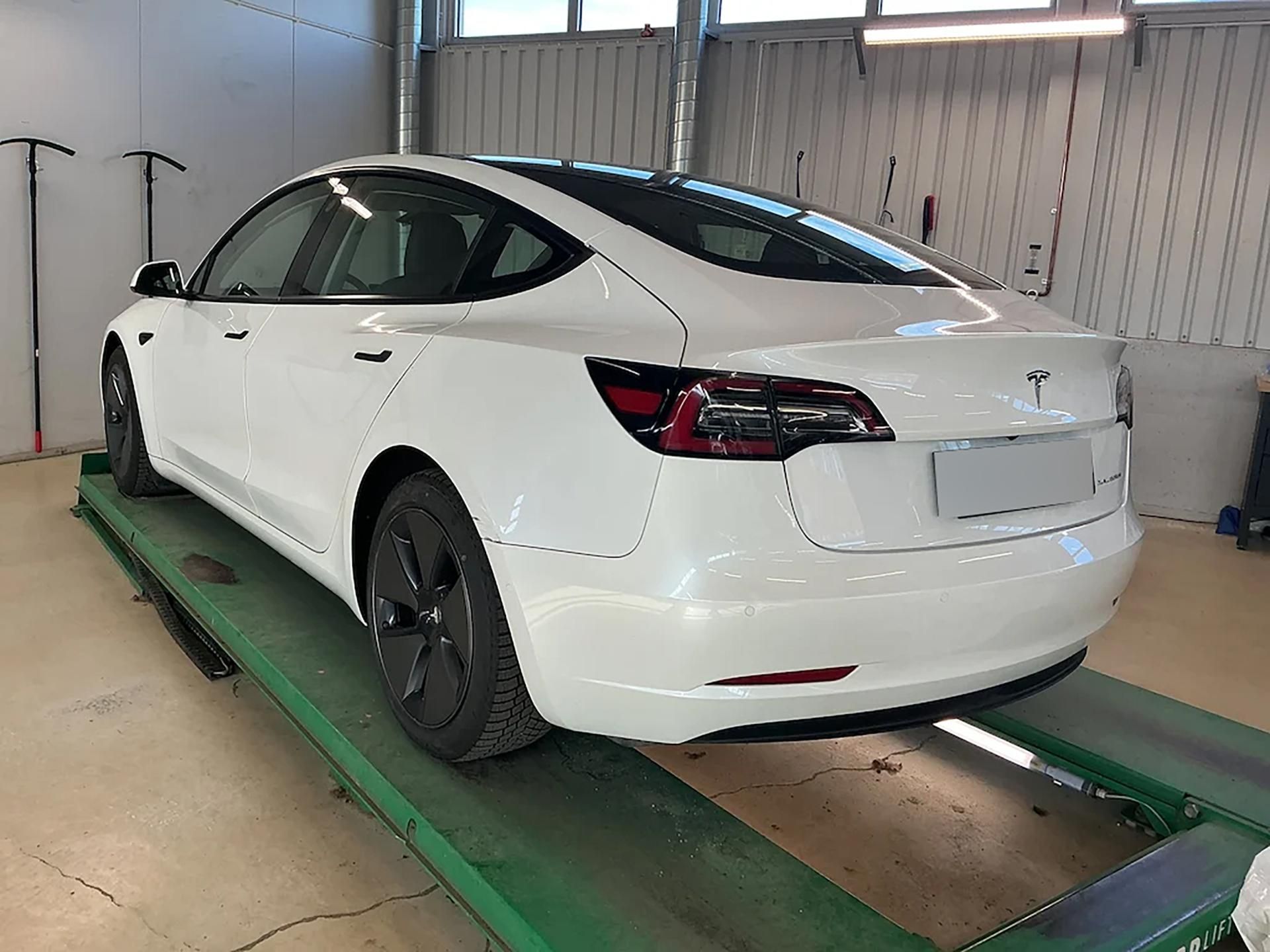 Tesla Model 3, Long Range AWD 82 kWh - fotka 3